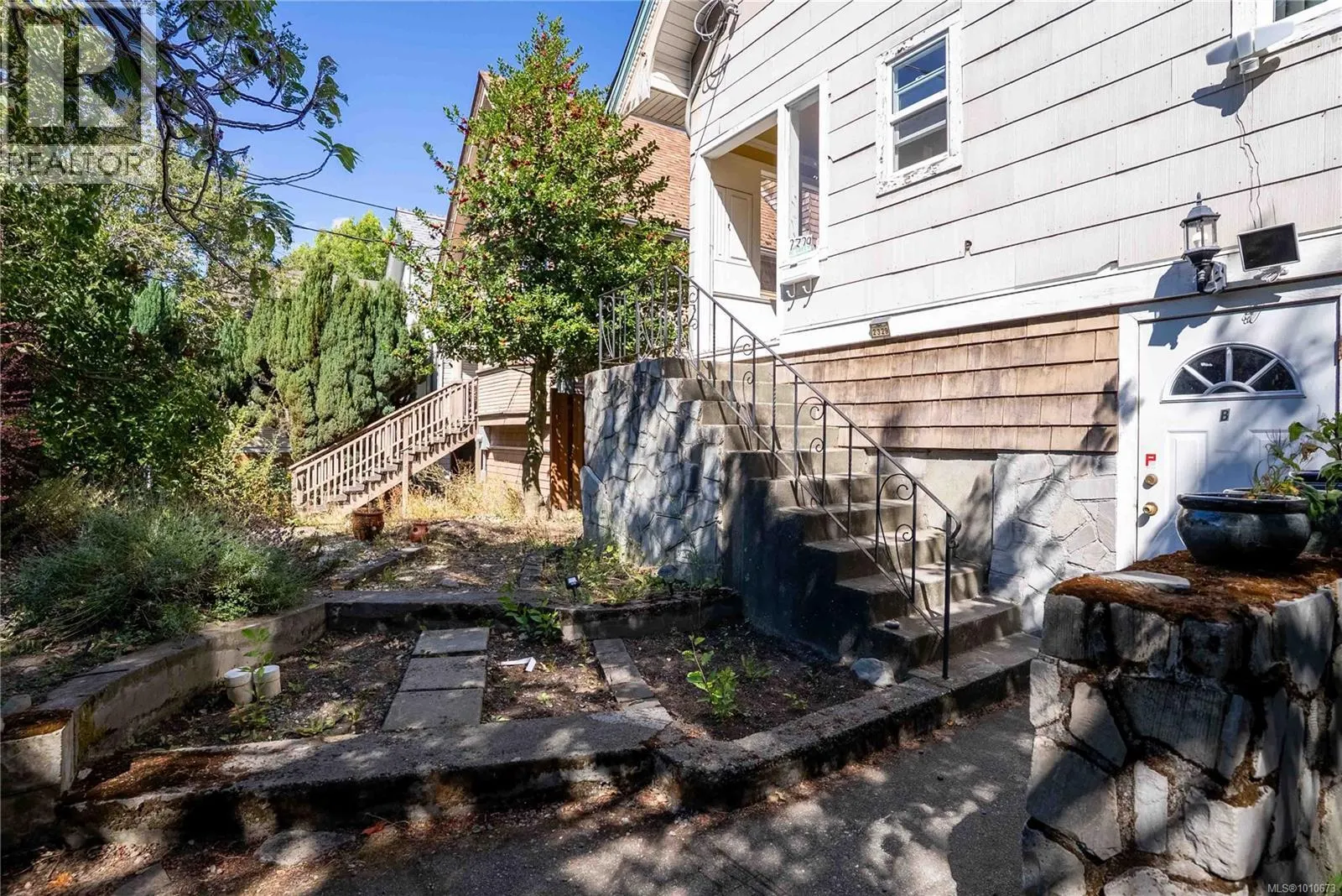 2329 Dowler Pl