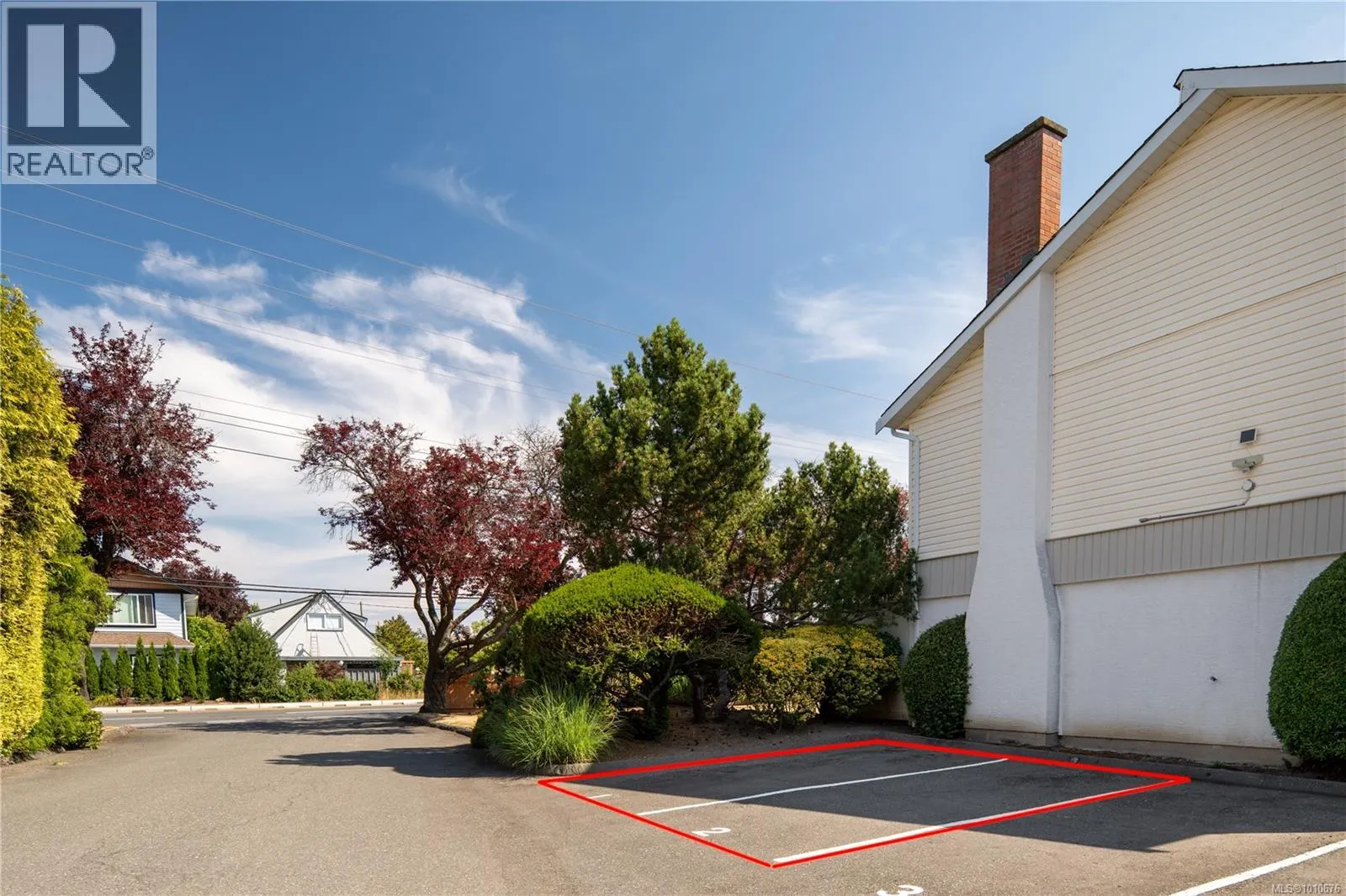101 1709 McKenzie Ave