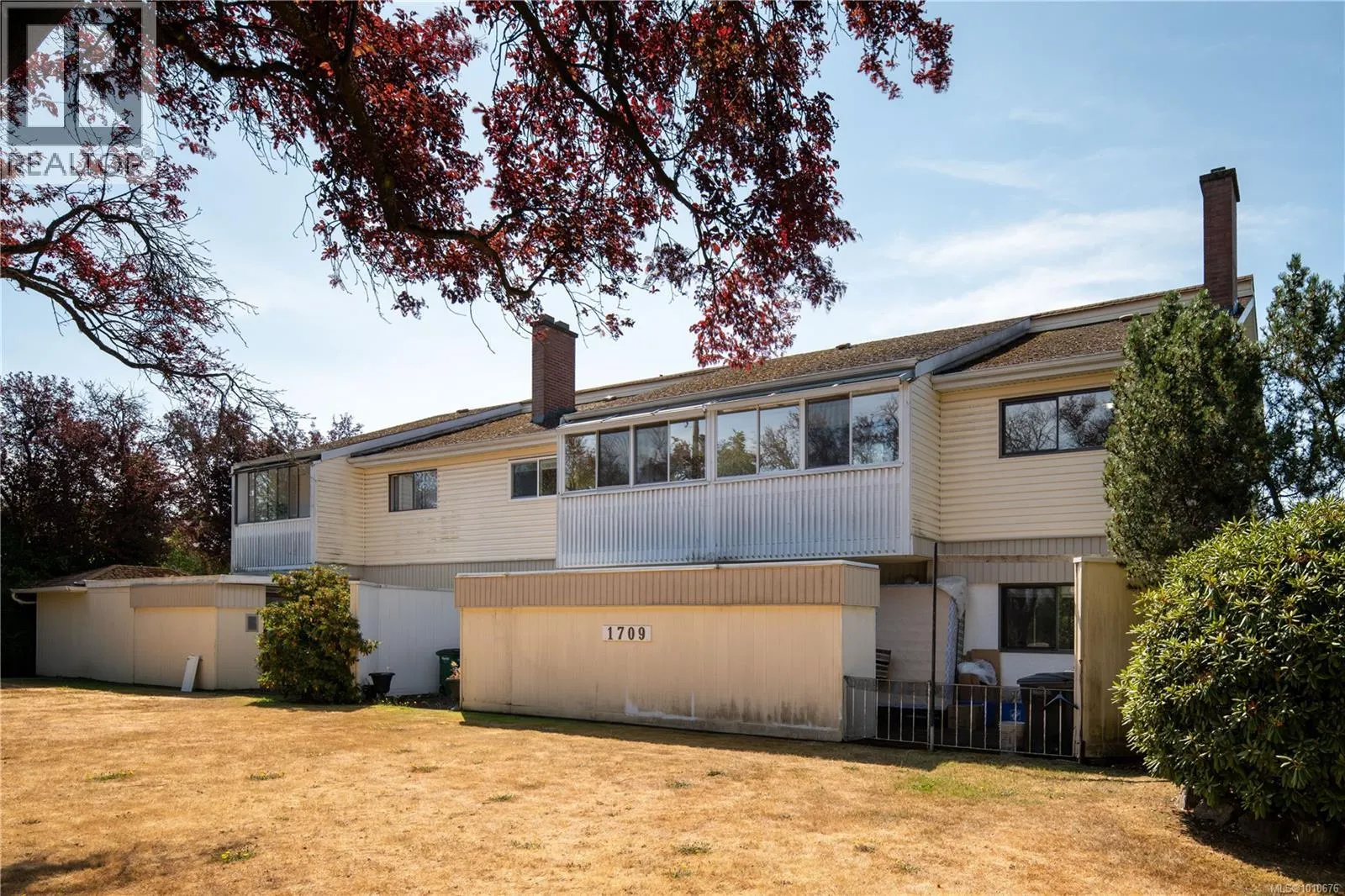 101 1709 McKenzie Ave