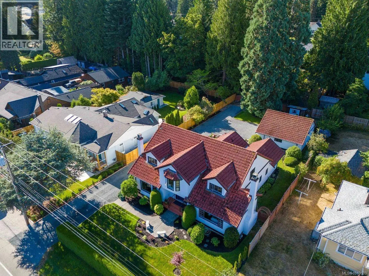 158 Crescent Rd E
