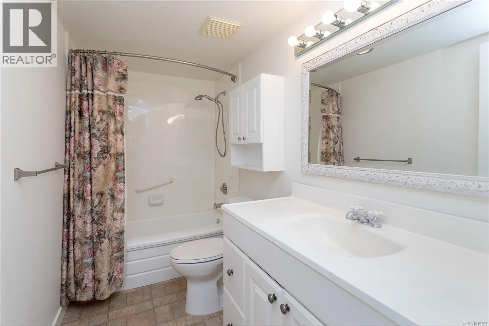 121 3962 Cedar Hill Rd