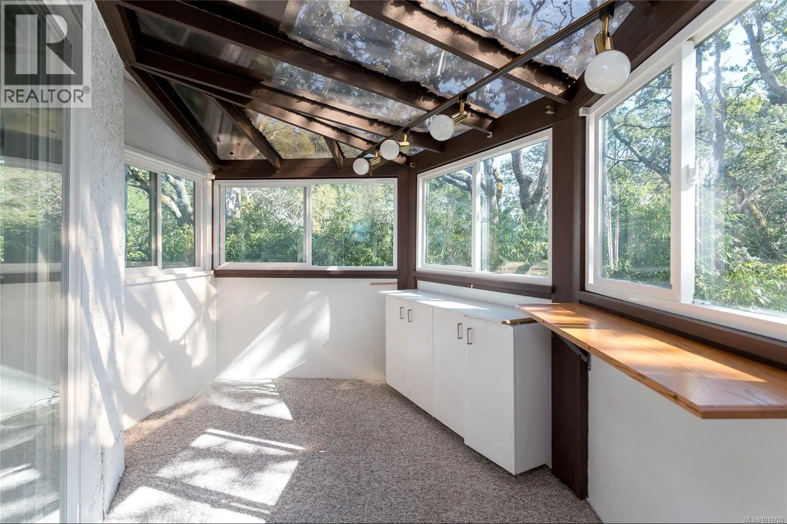 121 3962 Cedar Hill Rd