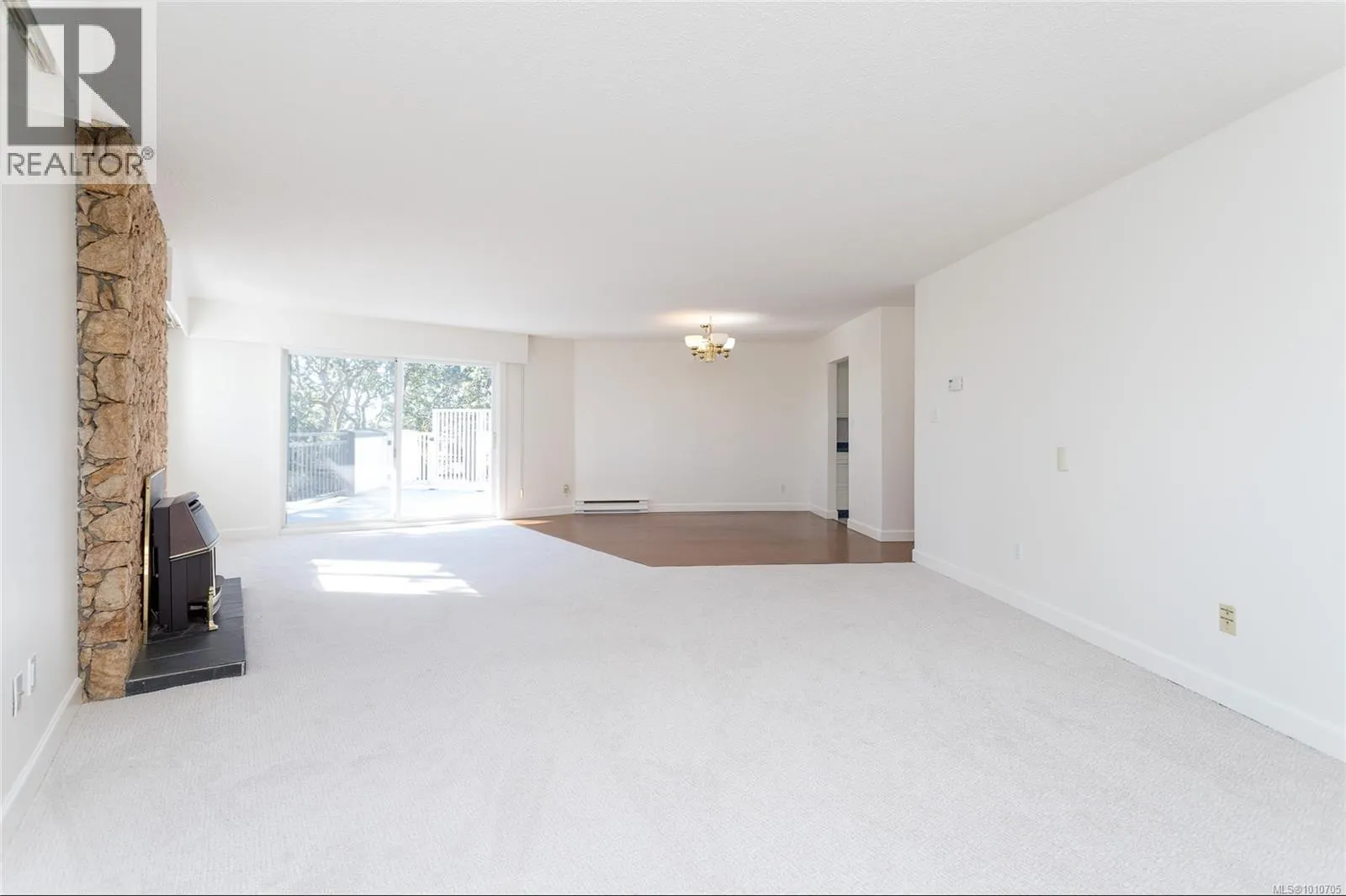 121 3962 Cedar Hill Rd