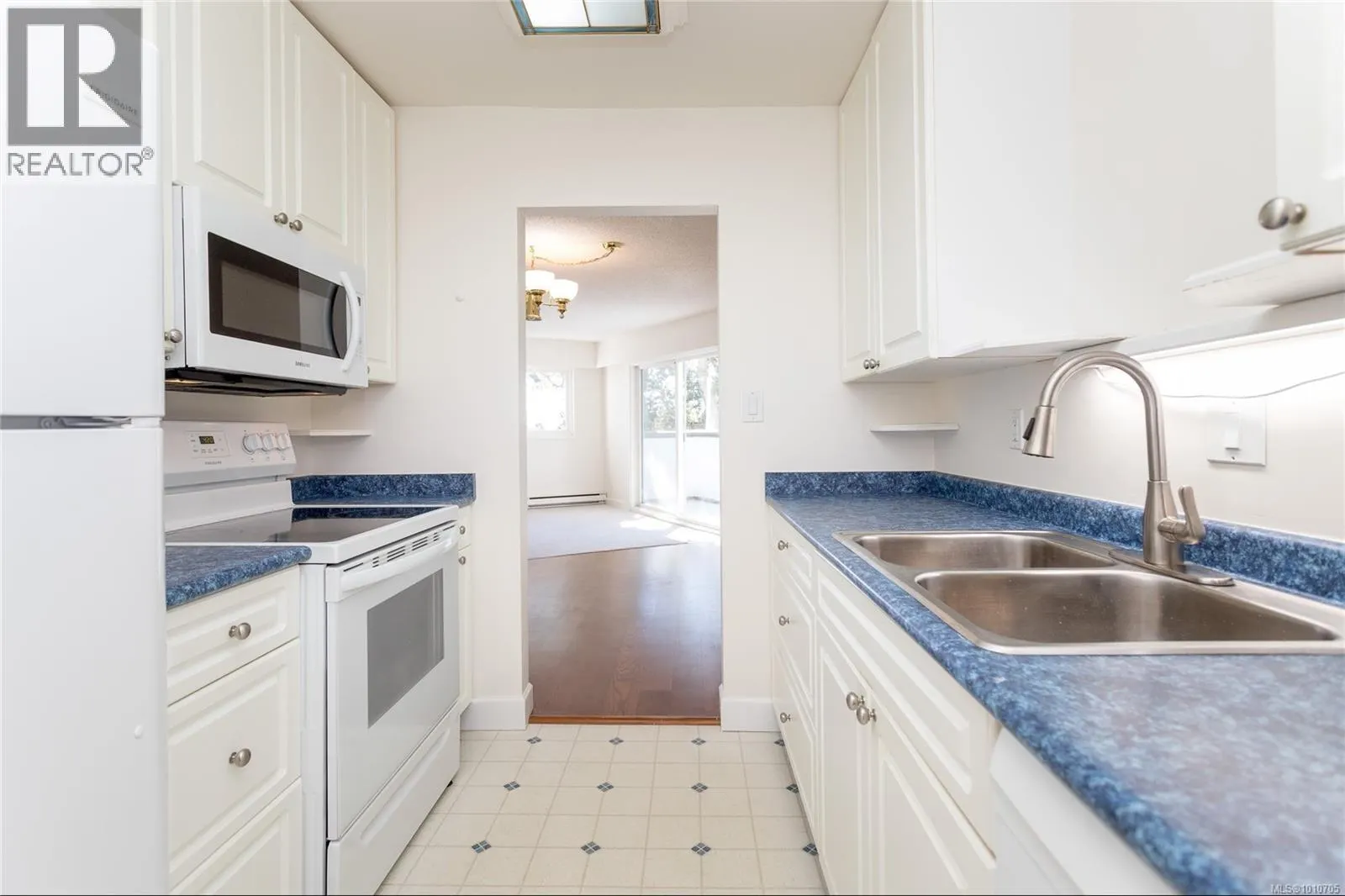 121 3962 Cedar Hill Rd