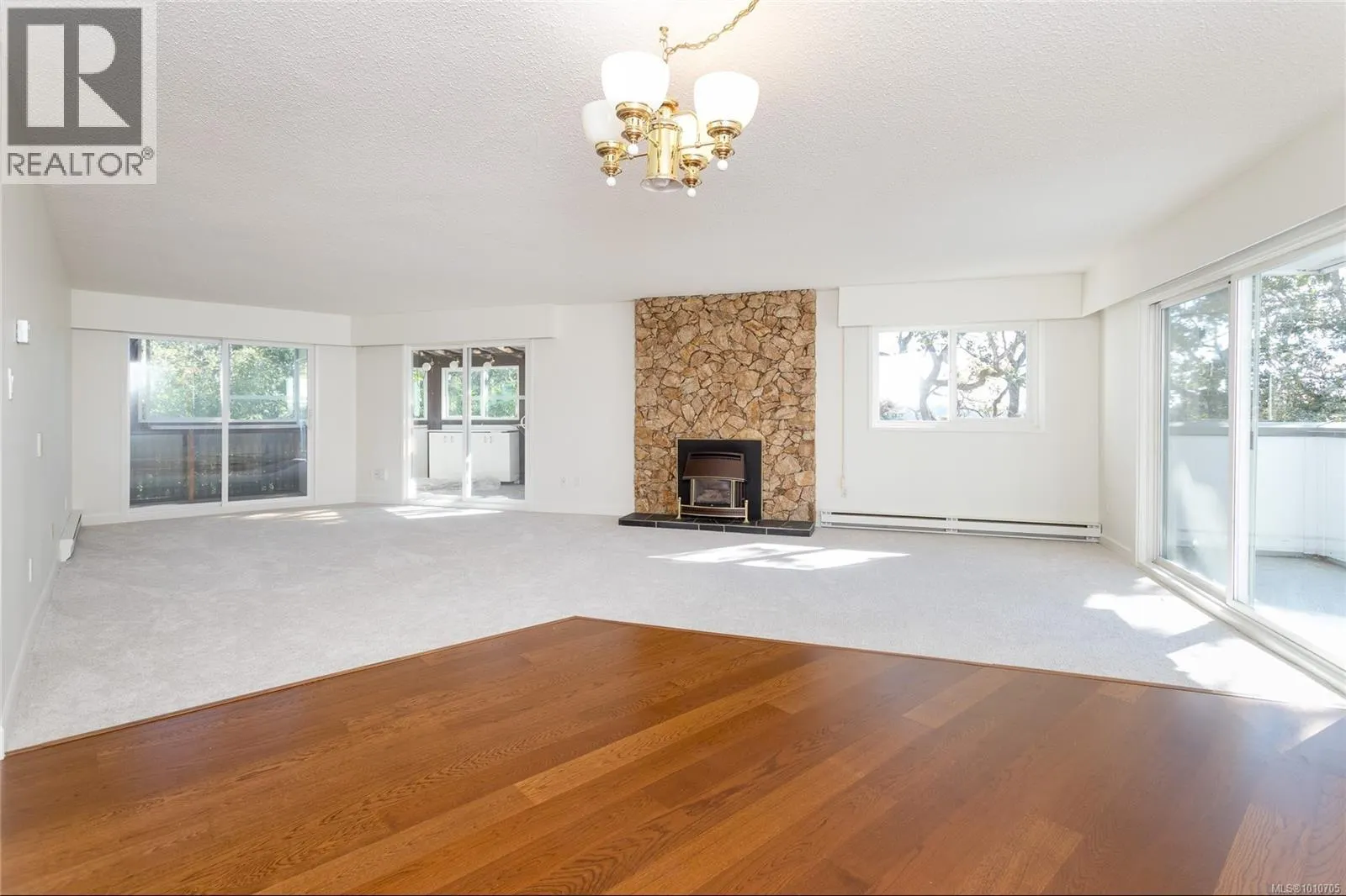 121 3962 Cedar Hill Rd