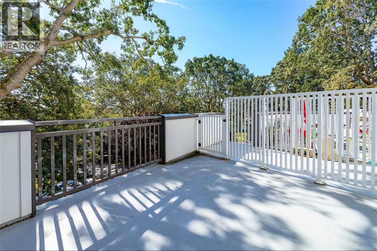 121 3962 Cedar Hill Rd