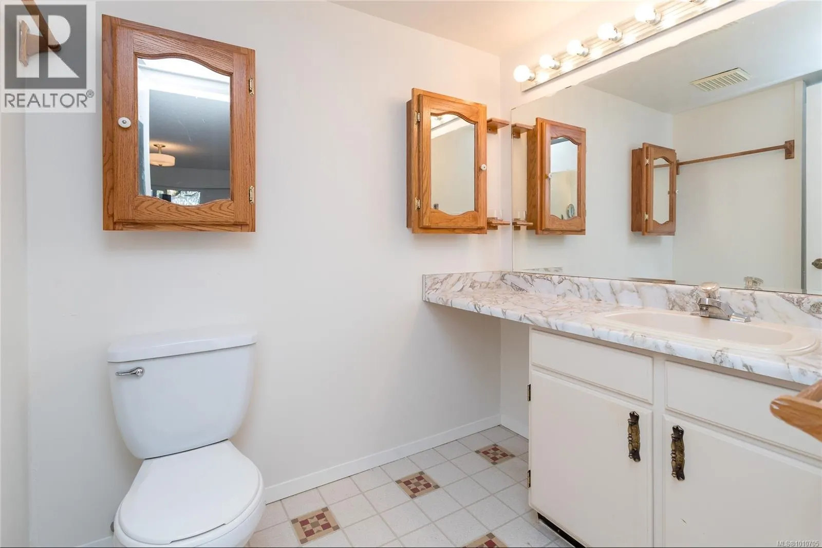 121 3962 Cedar Hill Rd