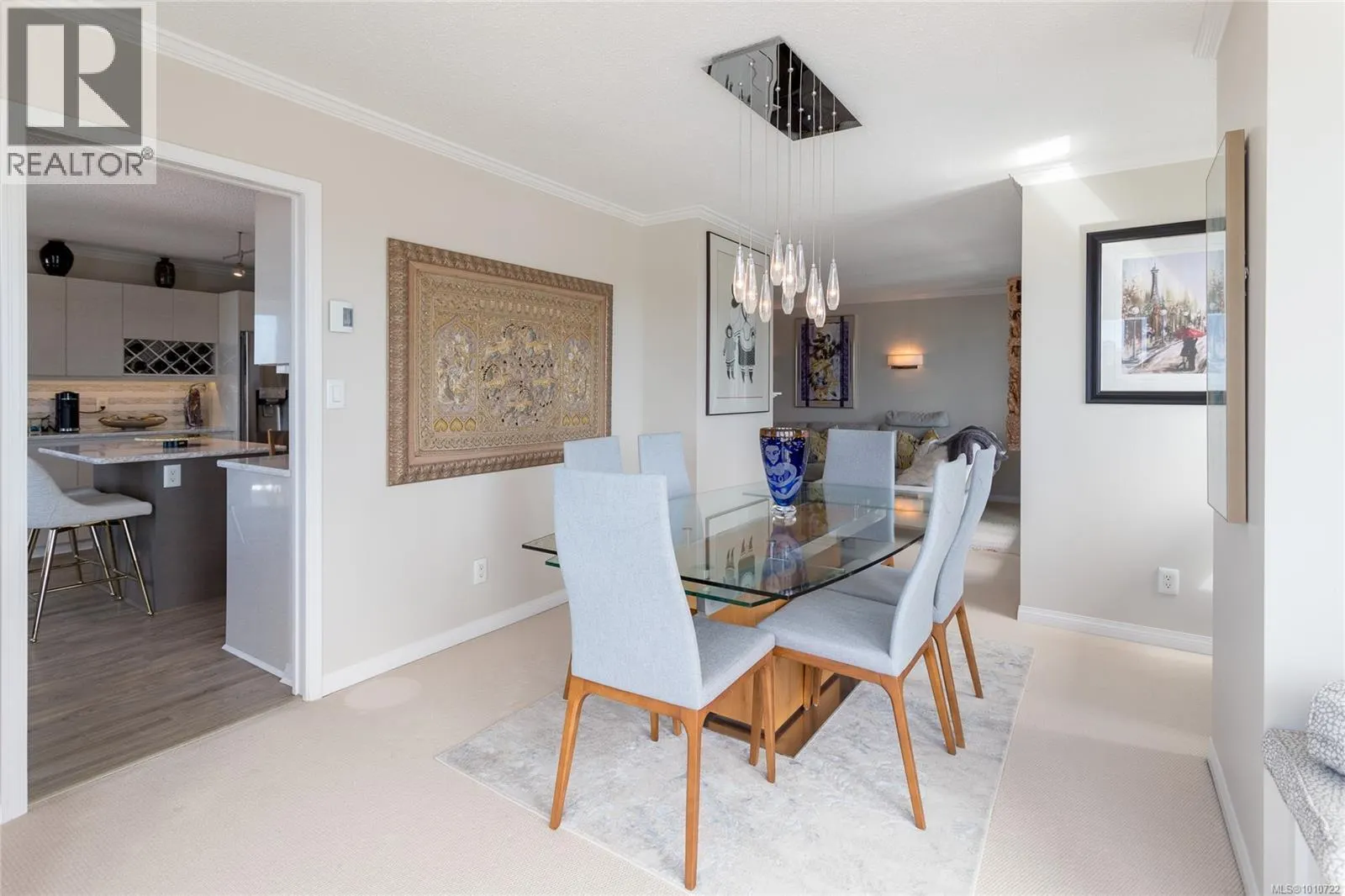 414 10 Paul Kane Pl