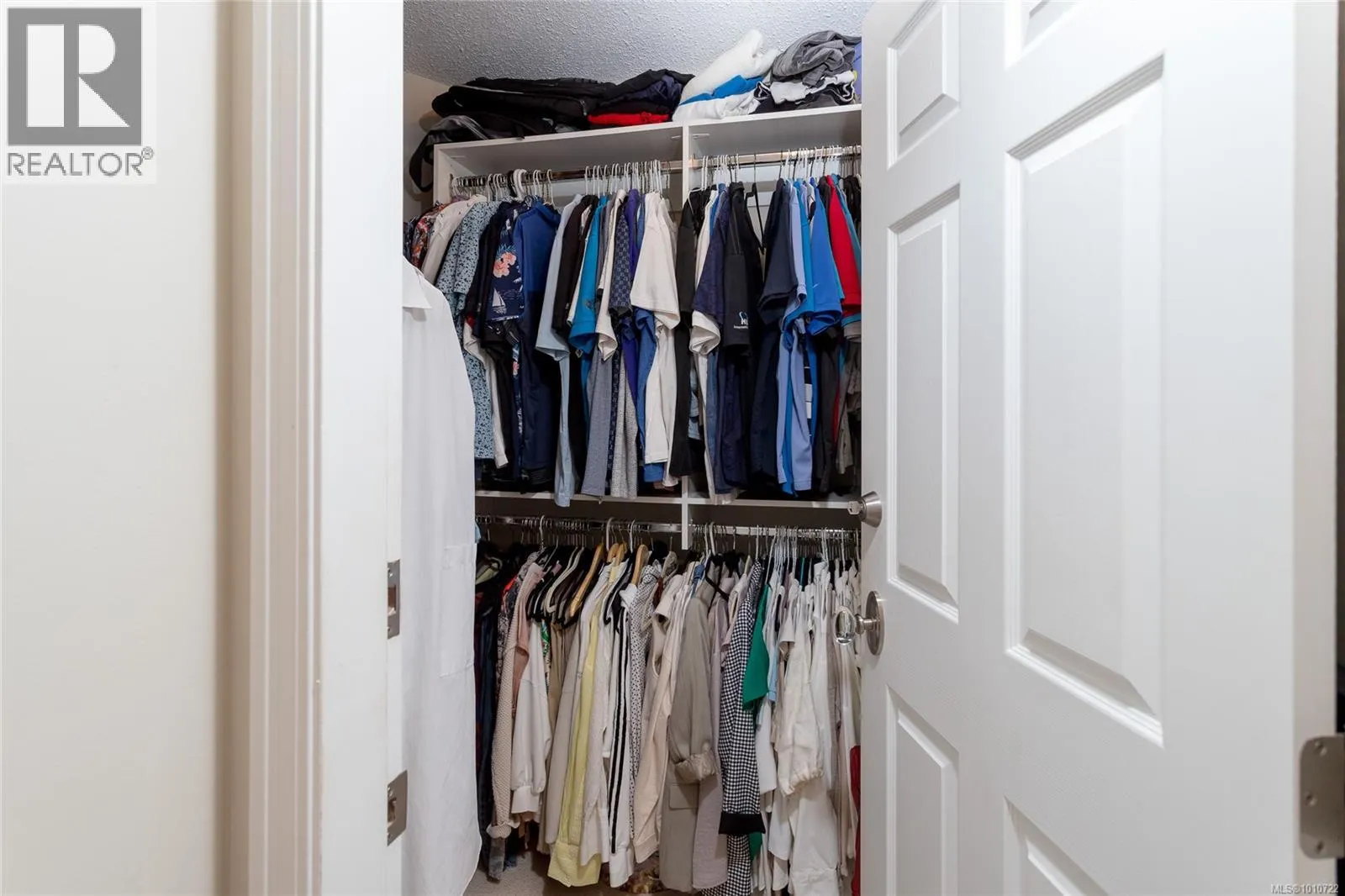 414 10 Paul Kane Pl
