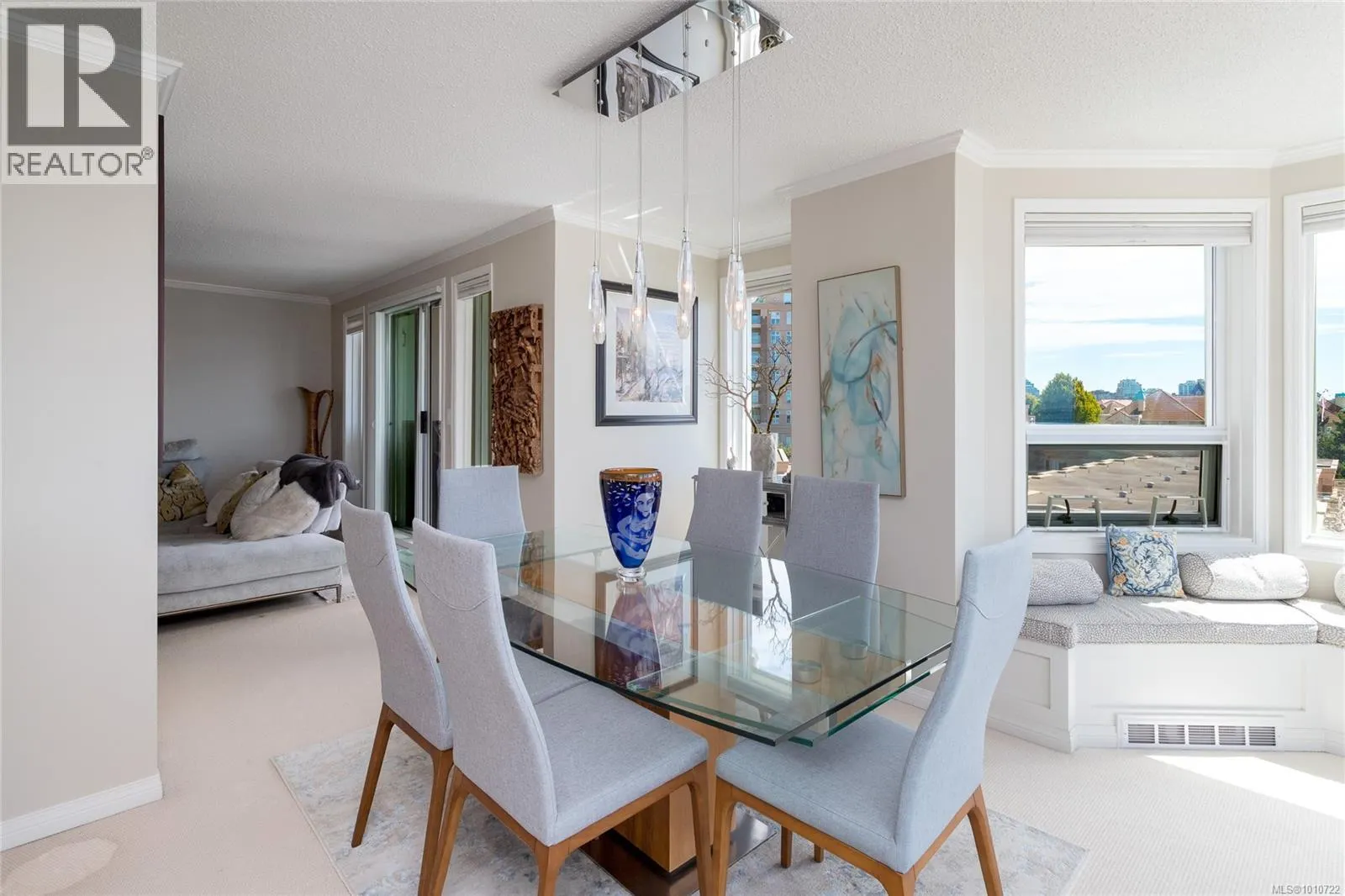 414 10 Paul Kane Pl
