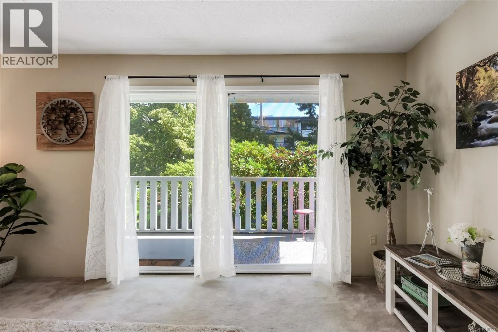 201 1060 LINDEN Ave