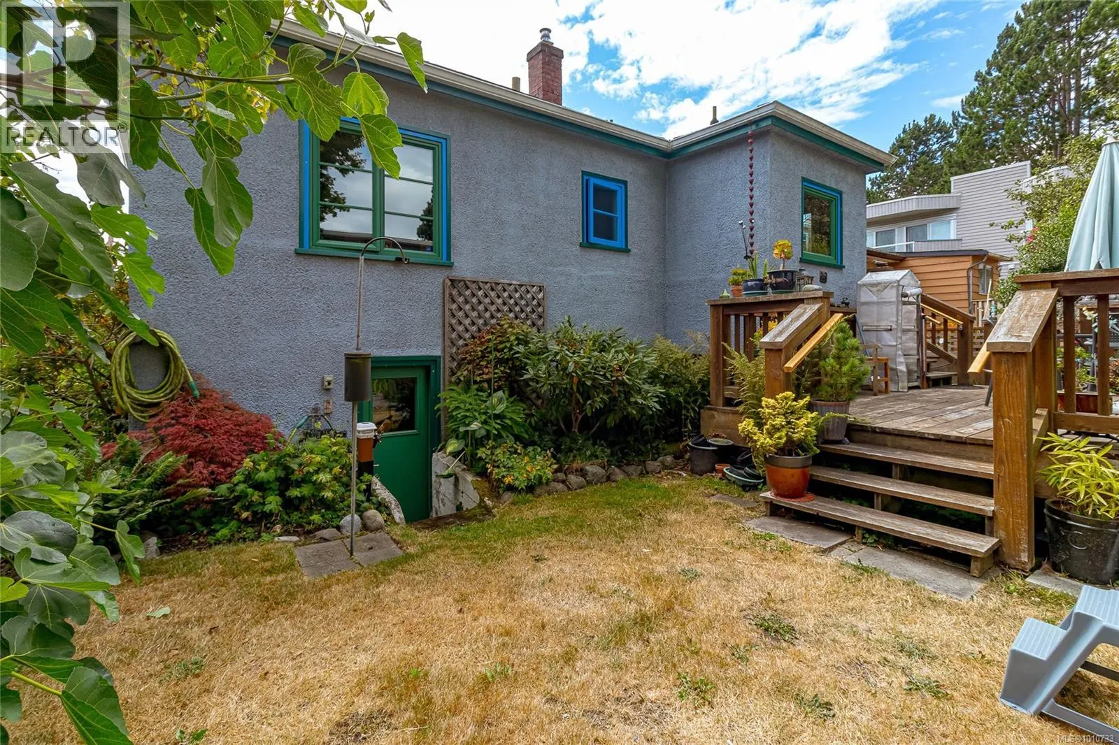 1166 Burdett Ave
