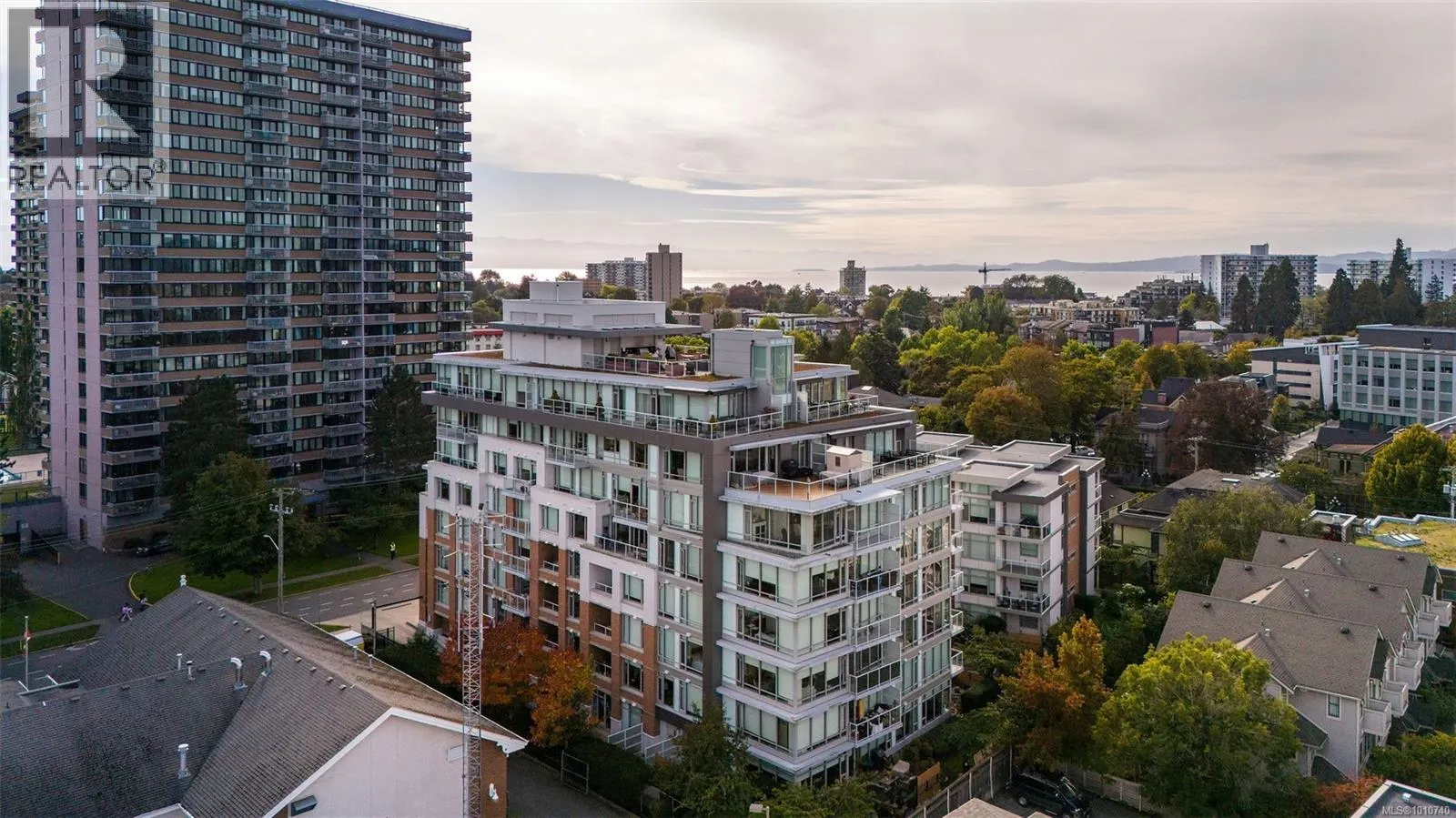 604 646 Michigan St