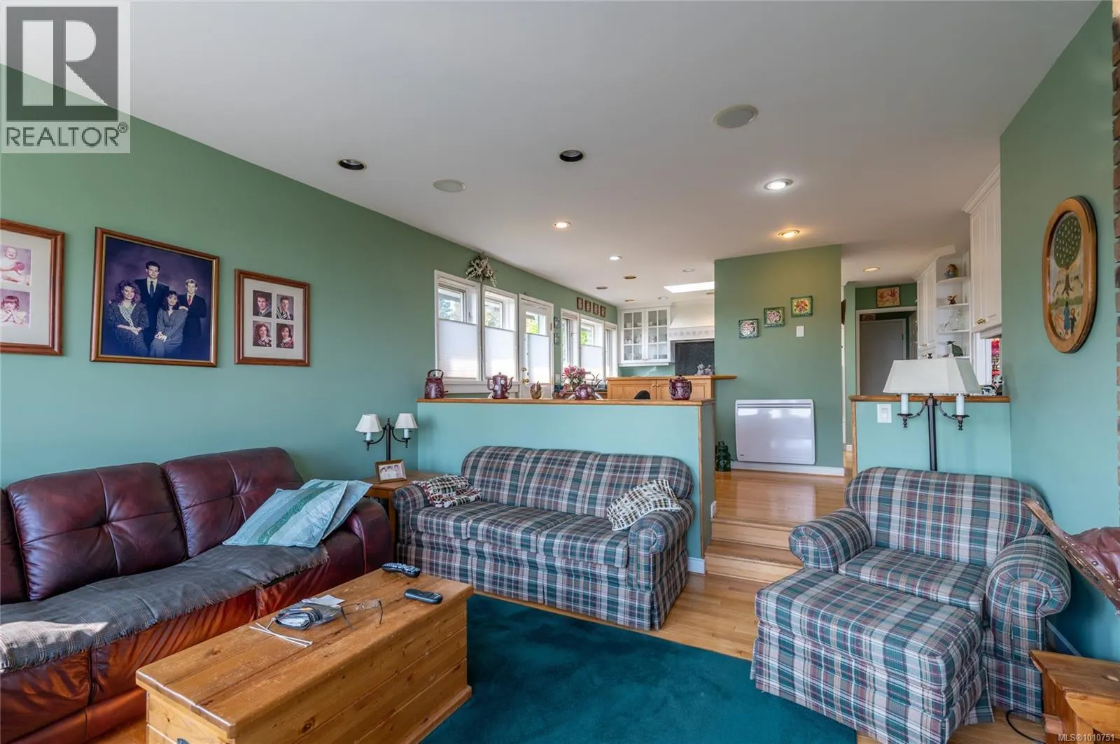8742 Pender Park Dr