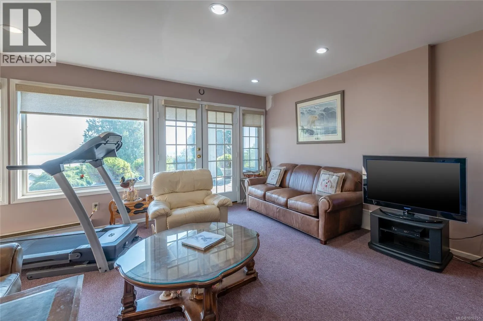 8742 Pender Park Dr