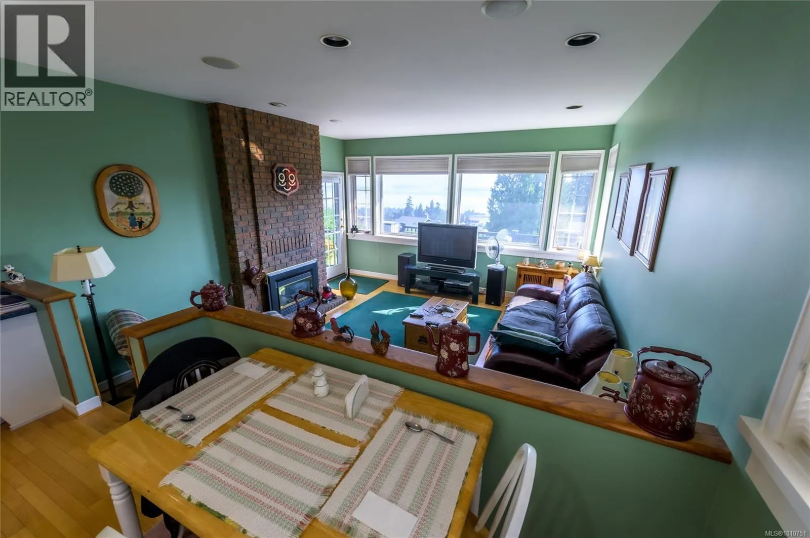 8742 Pender Park Dr