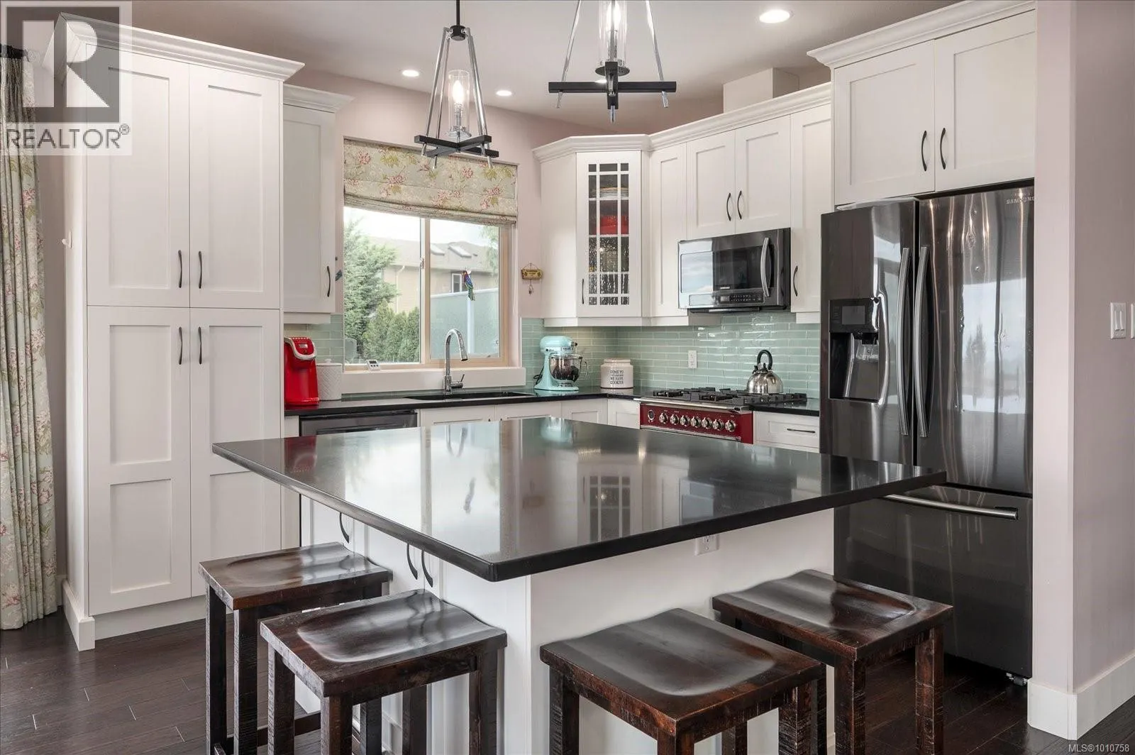 372 Cariboo Dr