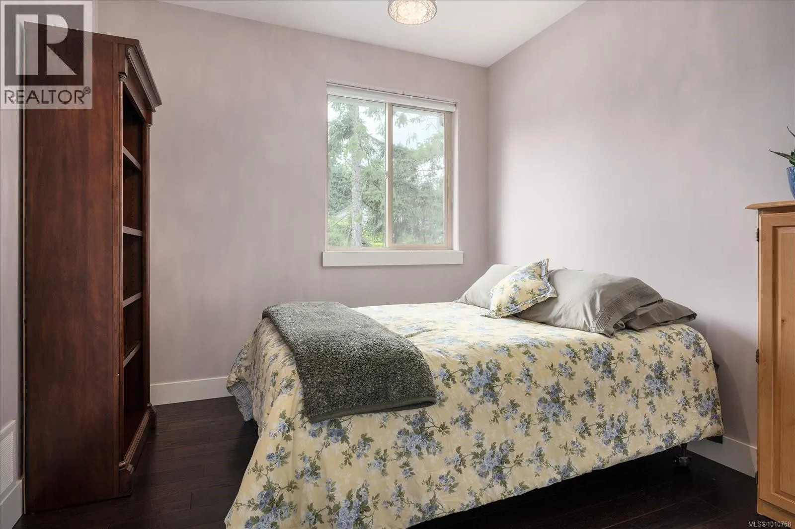 372 Cariboo Dr