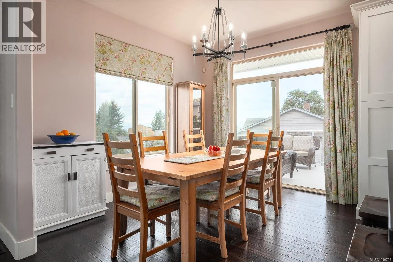 372 Cariboo Dr
