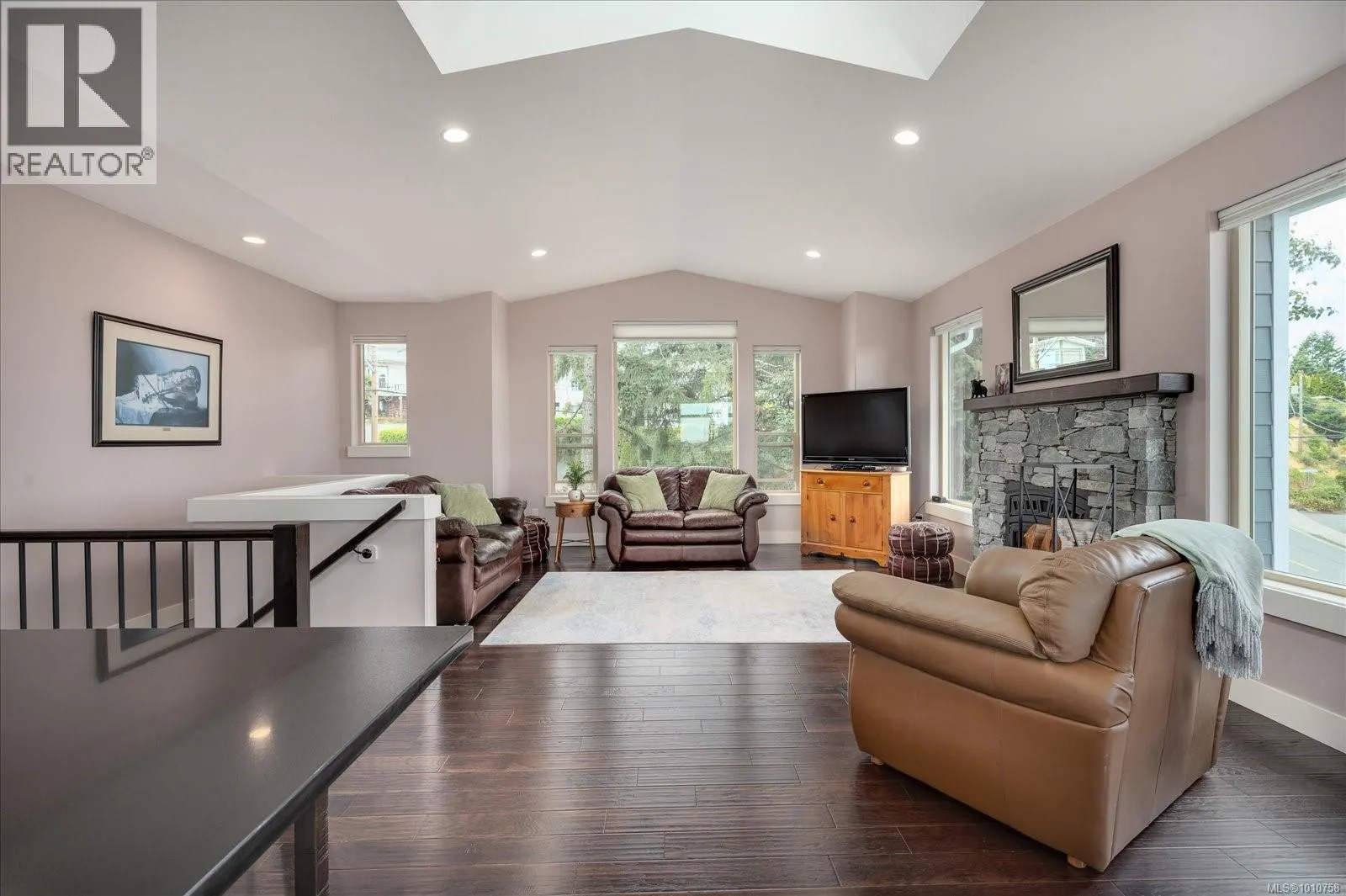 372 Cariboo Dr