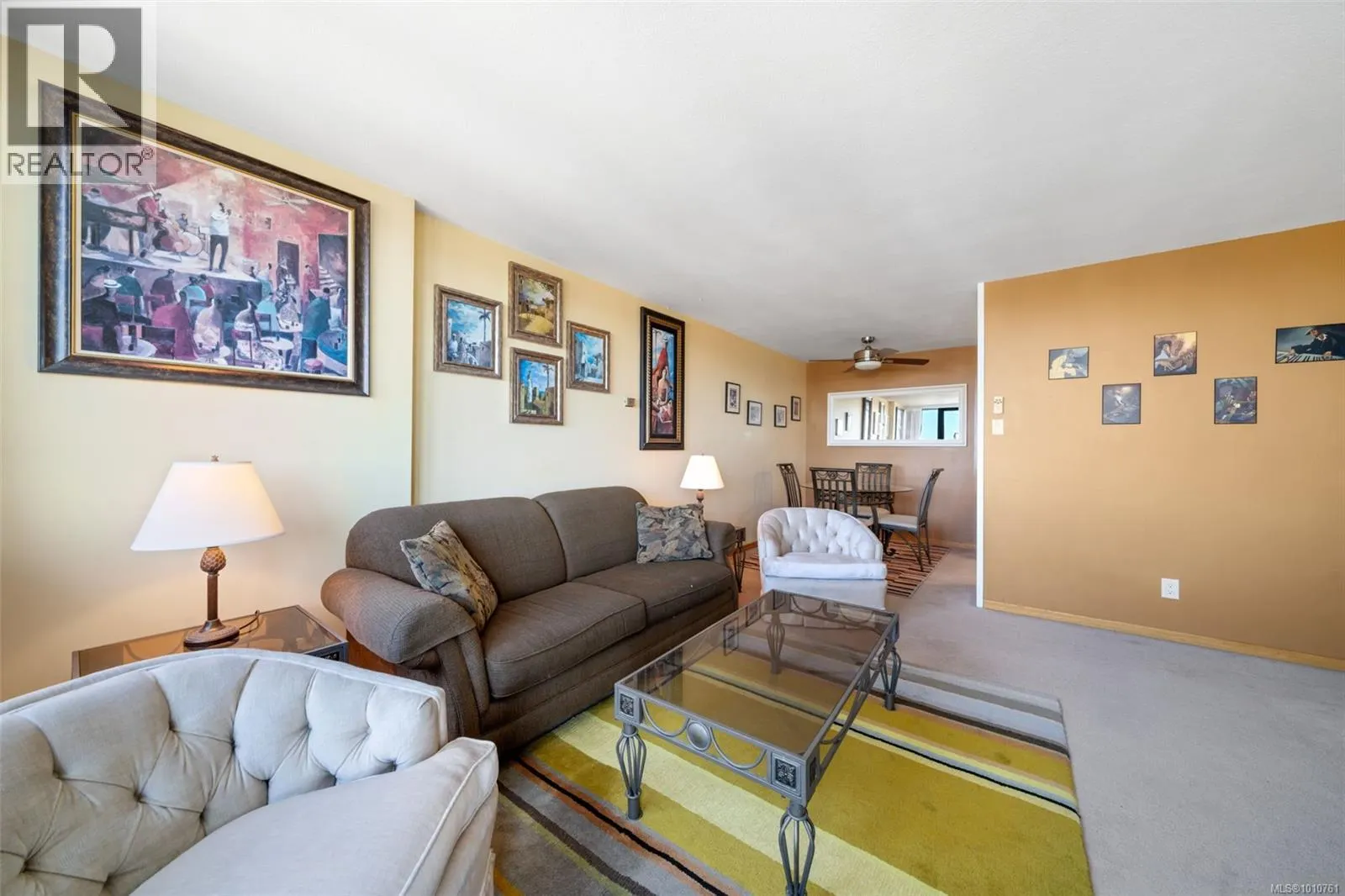 904 647 Michigan St