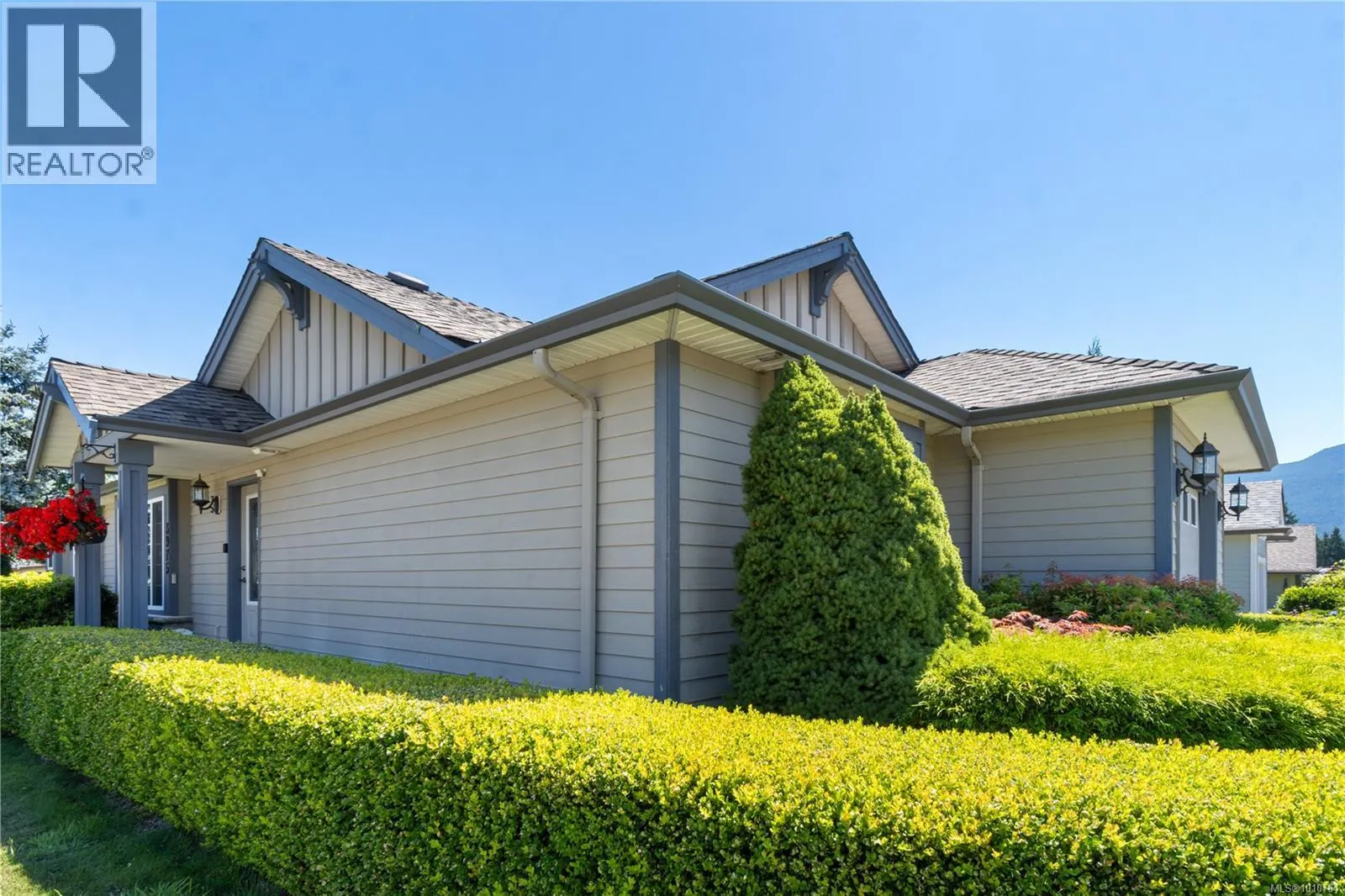 3975 Magnolia Dr