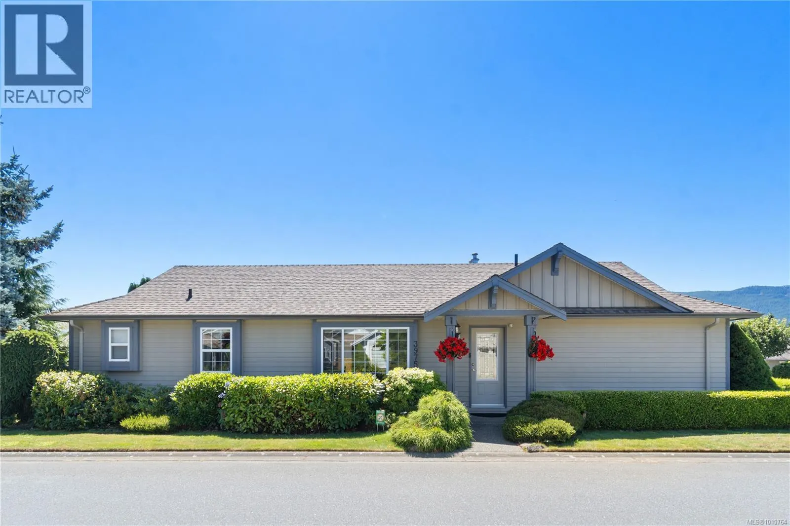 3975 Magnolia Dr