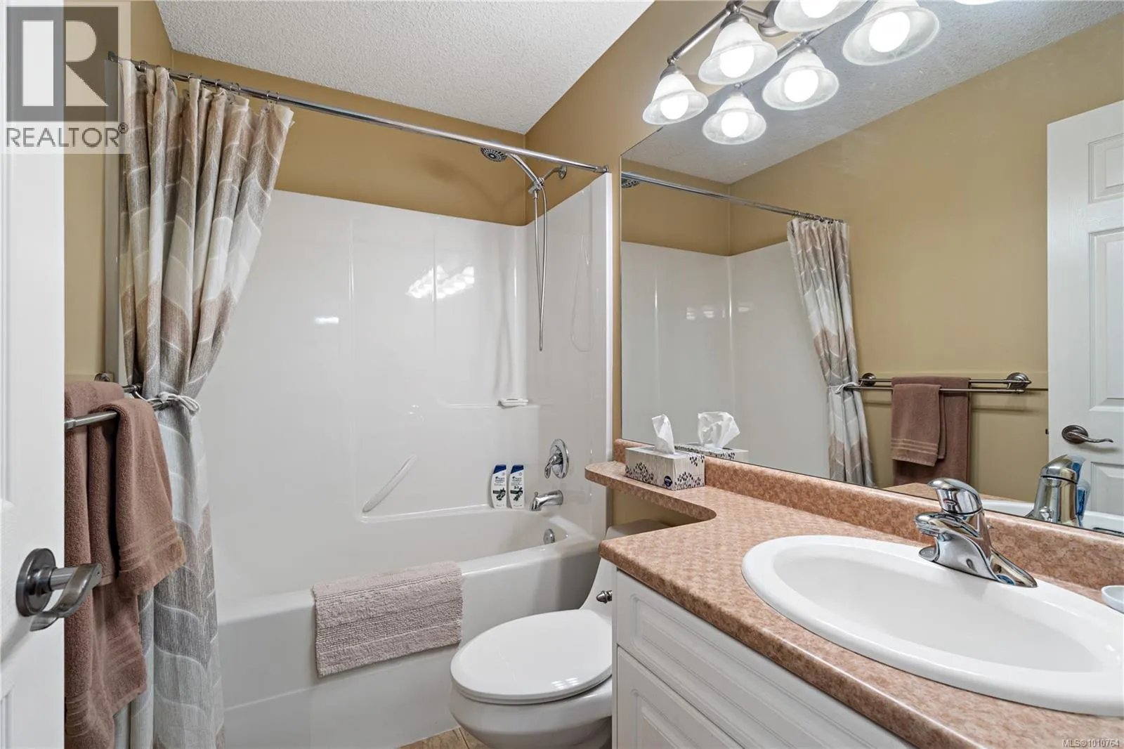 3975 Magnolia Dr