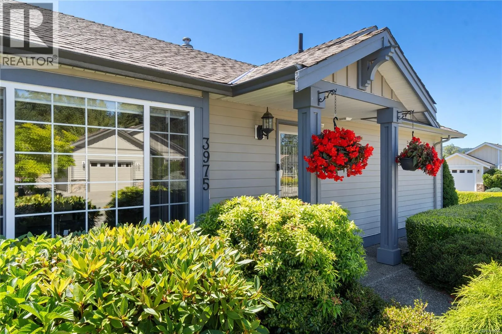 3975 Magnolia Dr