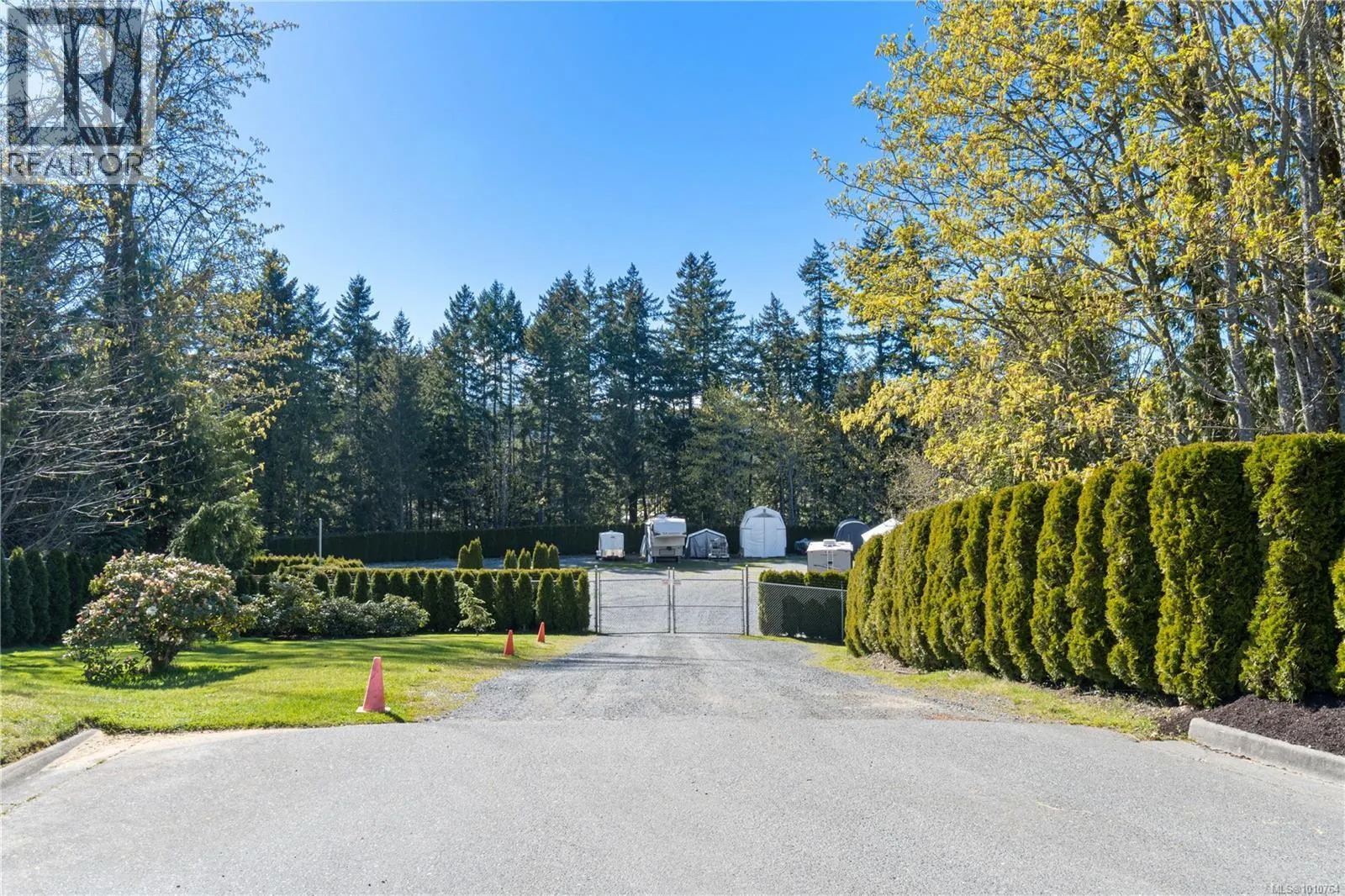 3975 Magnolia Dr