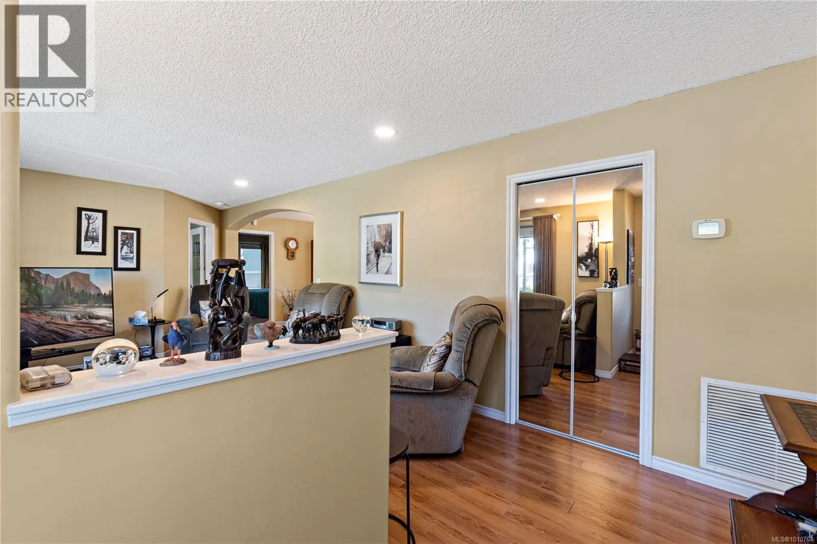 3975 Magnolia Dr