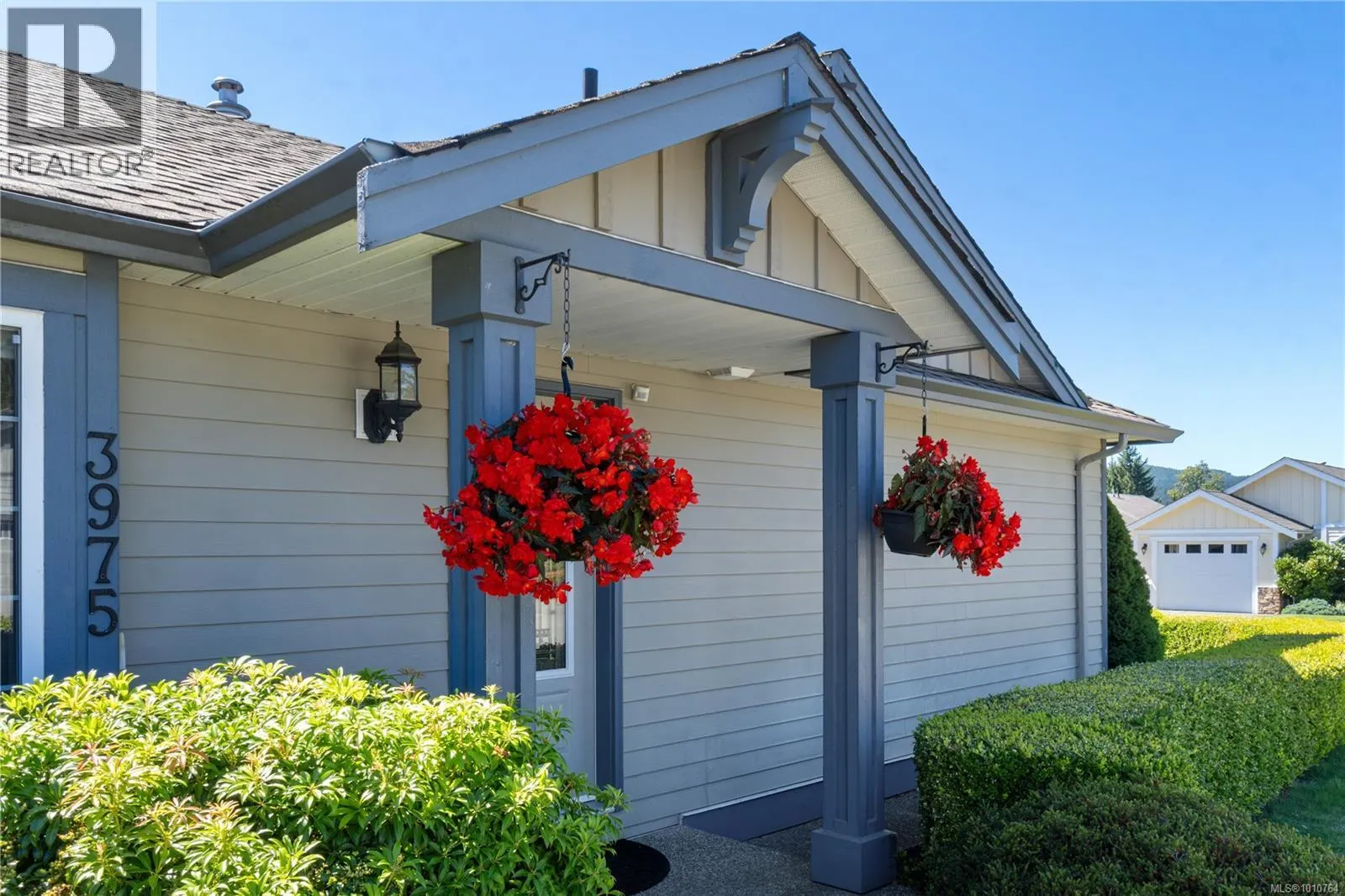 3975 Magnolia Dr