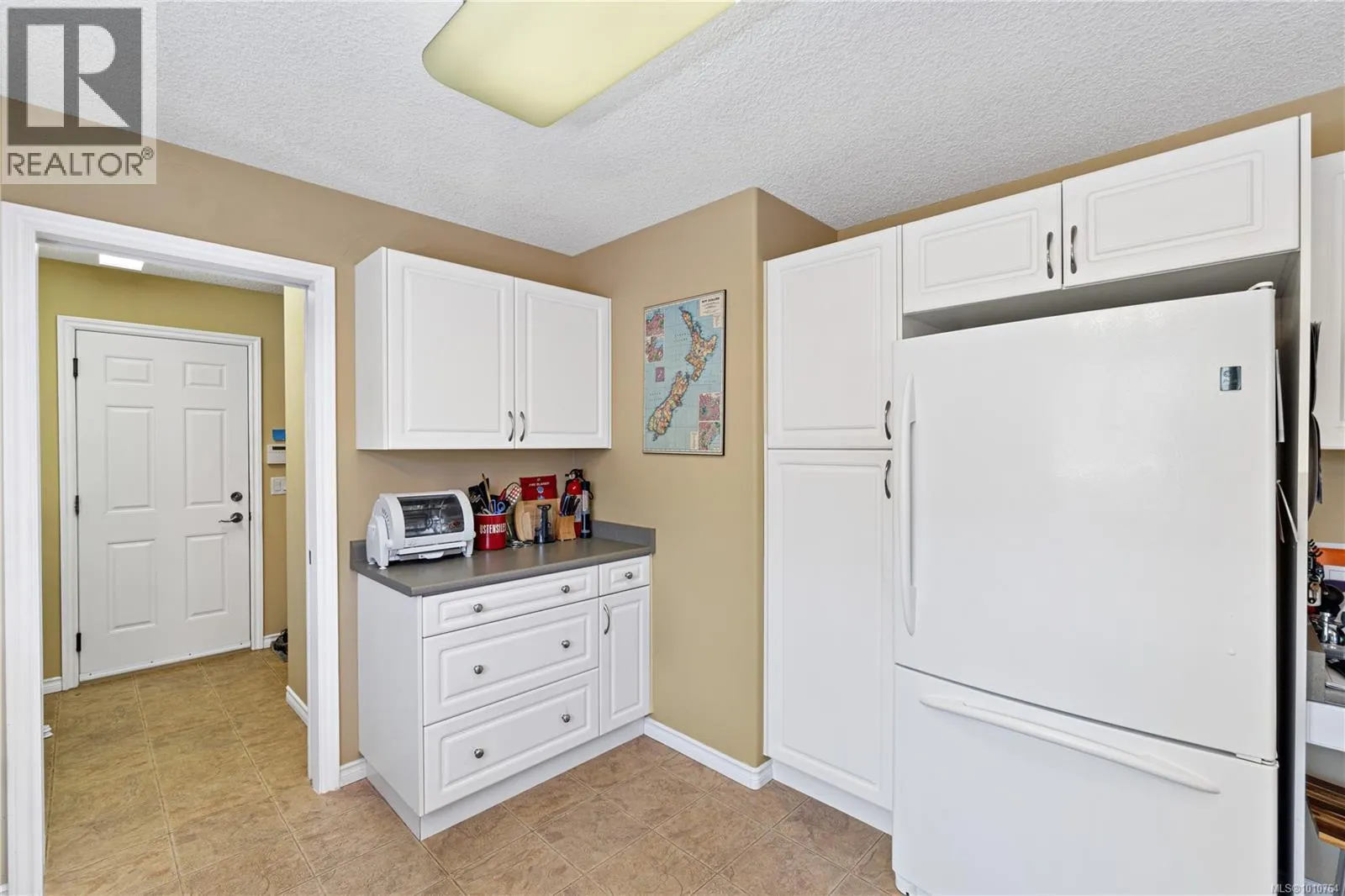 3975 Magnolia Dr