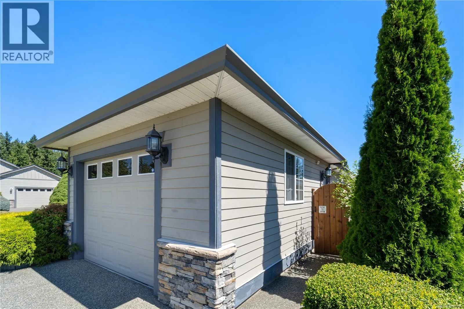 3975 Magnolia Dr