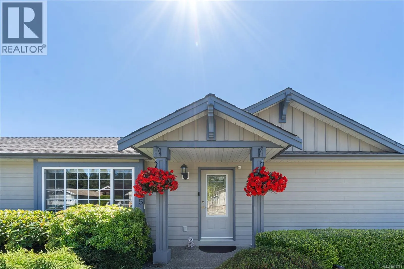 3975 Magnolia Dr