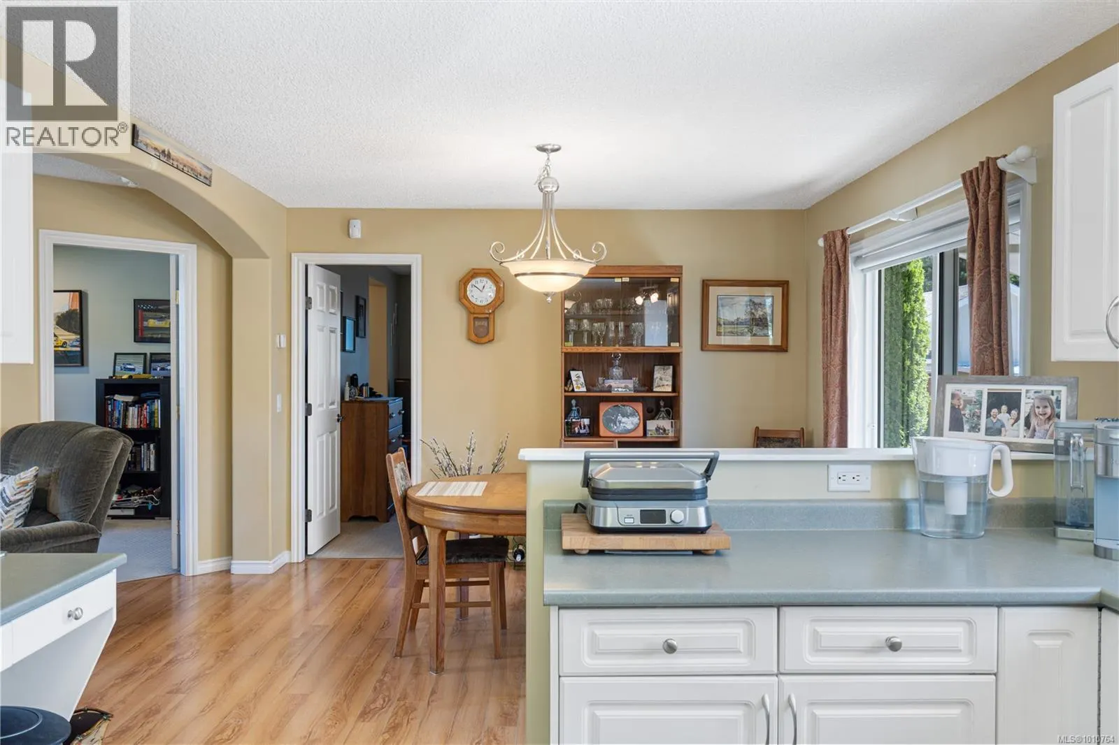 3975 Magnolia Dr