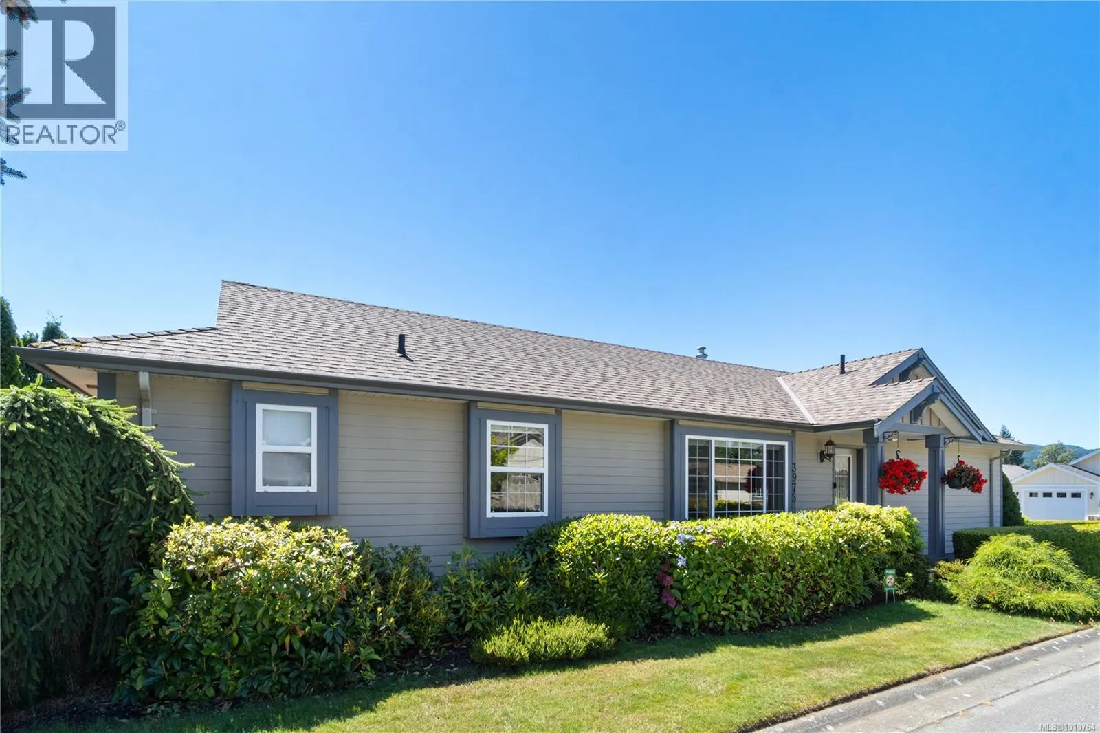 3975 Magnolia Dr