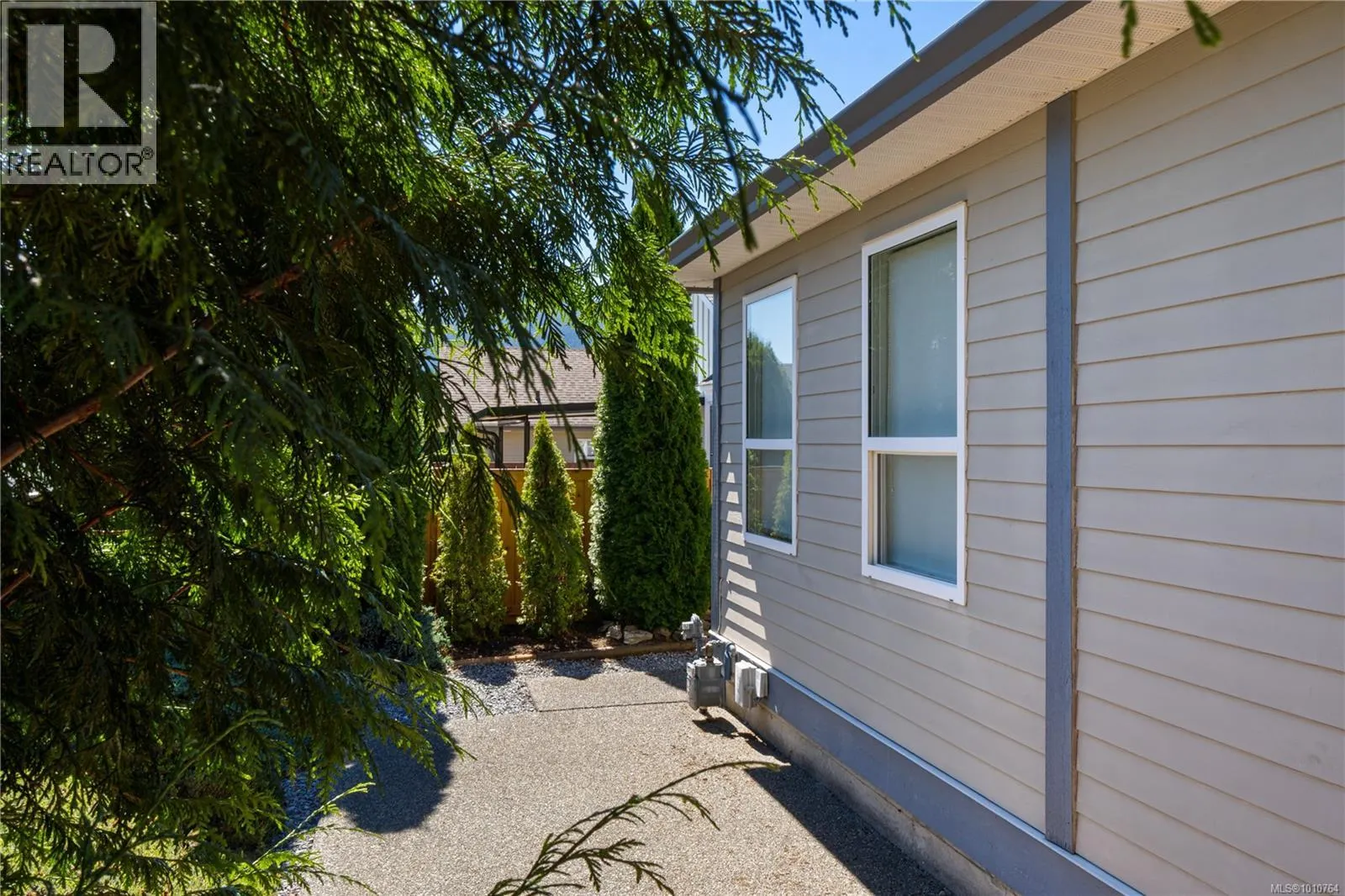 3975 Magnolia Dr