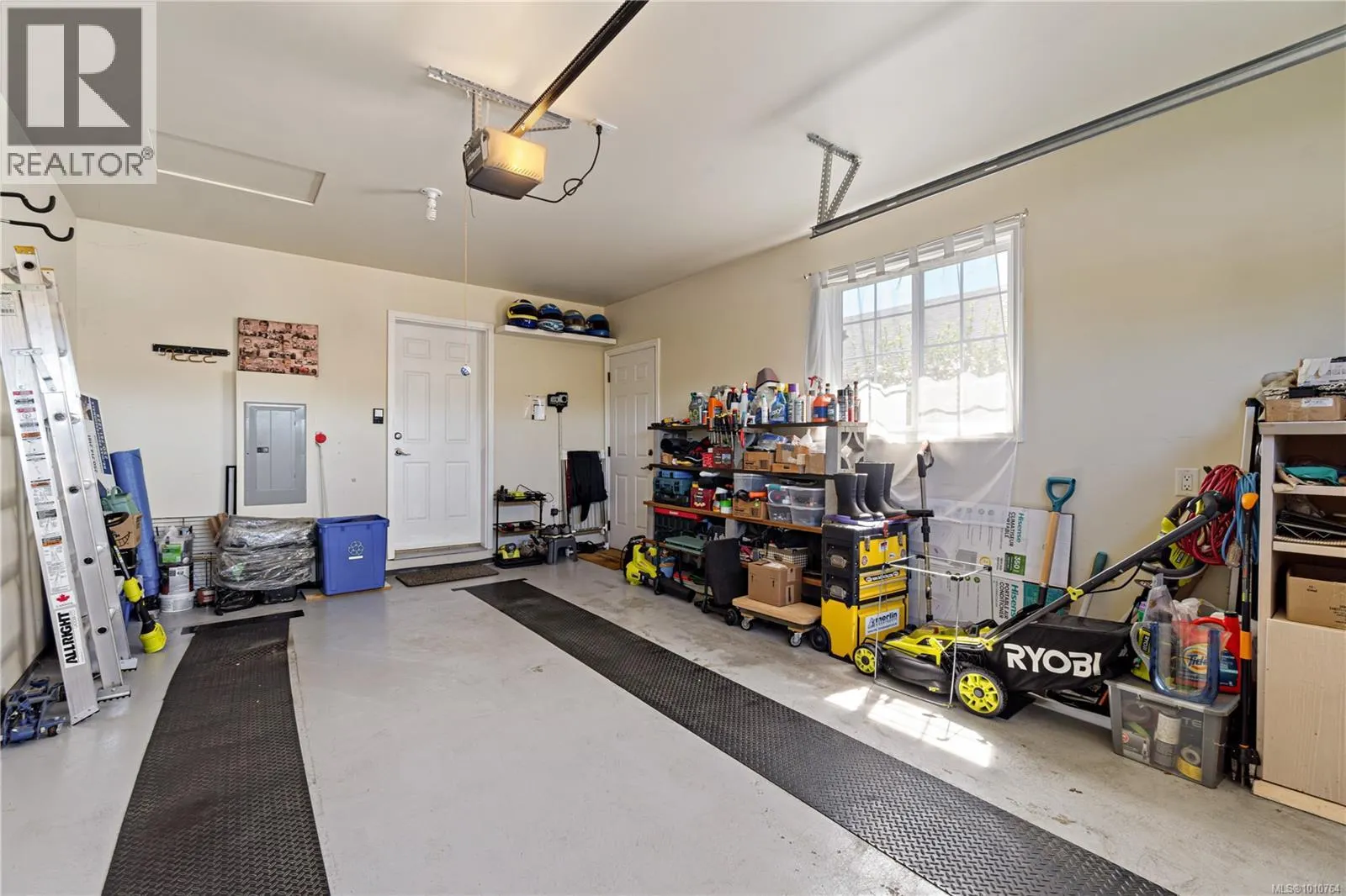 3975 Magnolia Dr