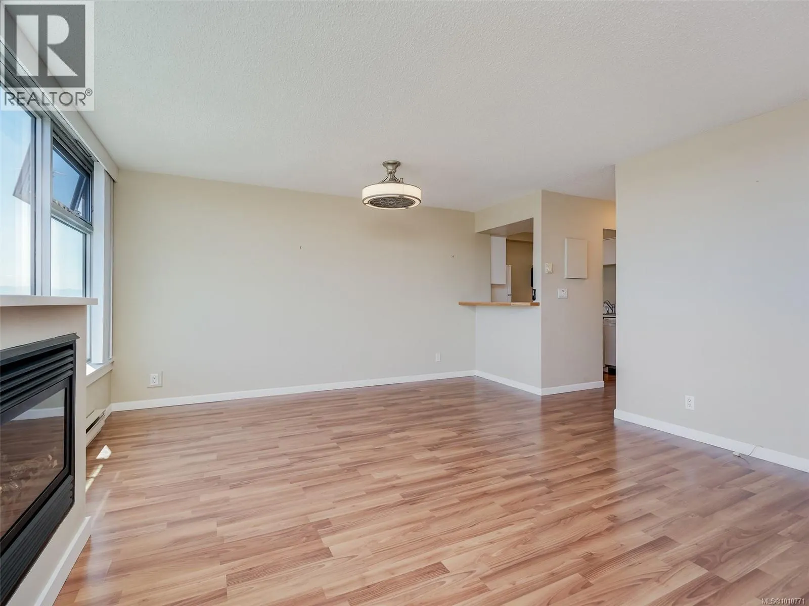 1001 325 Maitland St