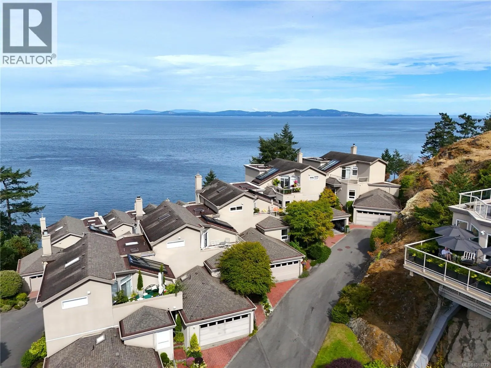 7 4771 Cordova Bay Rd