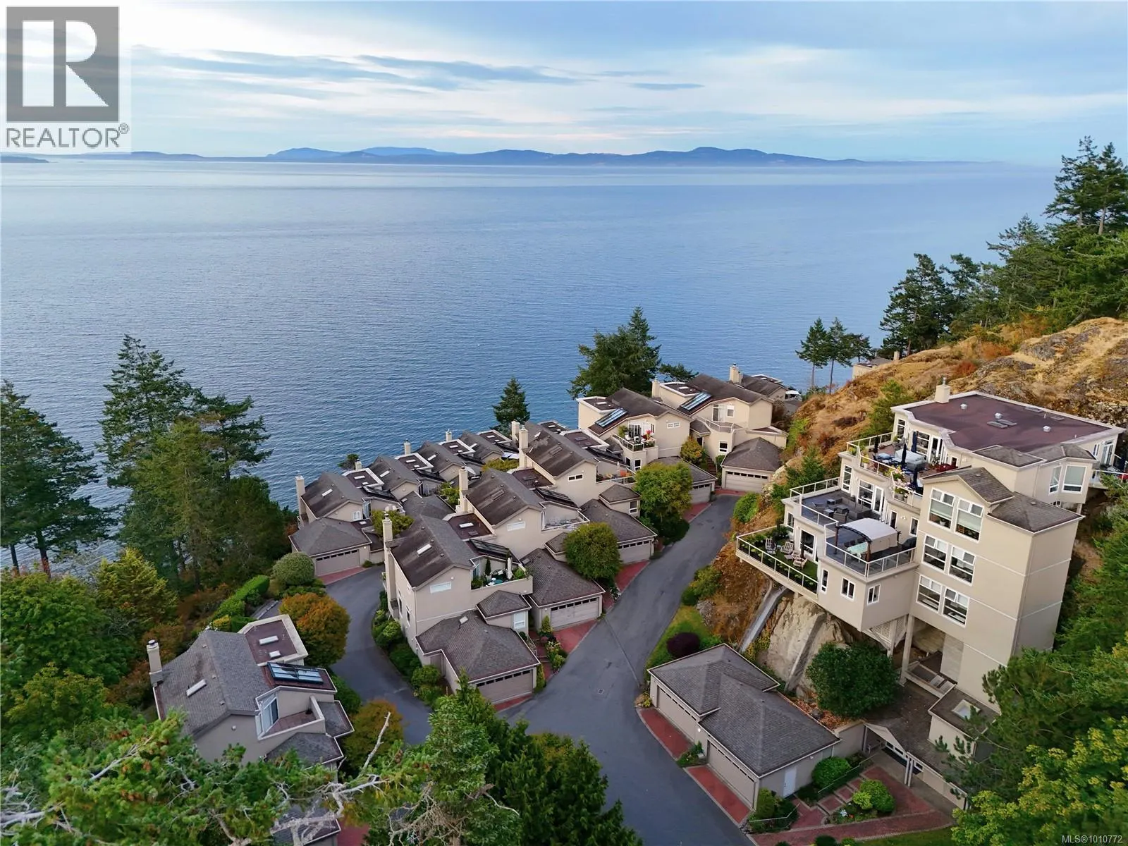 7 4771 Cordova Bay Rd