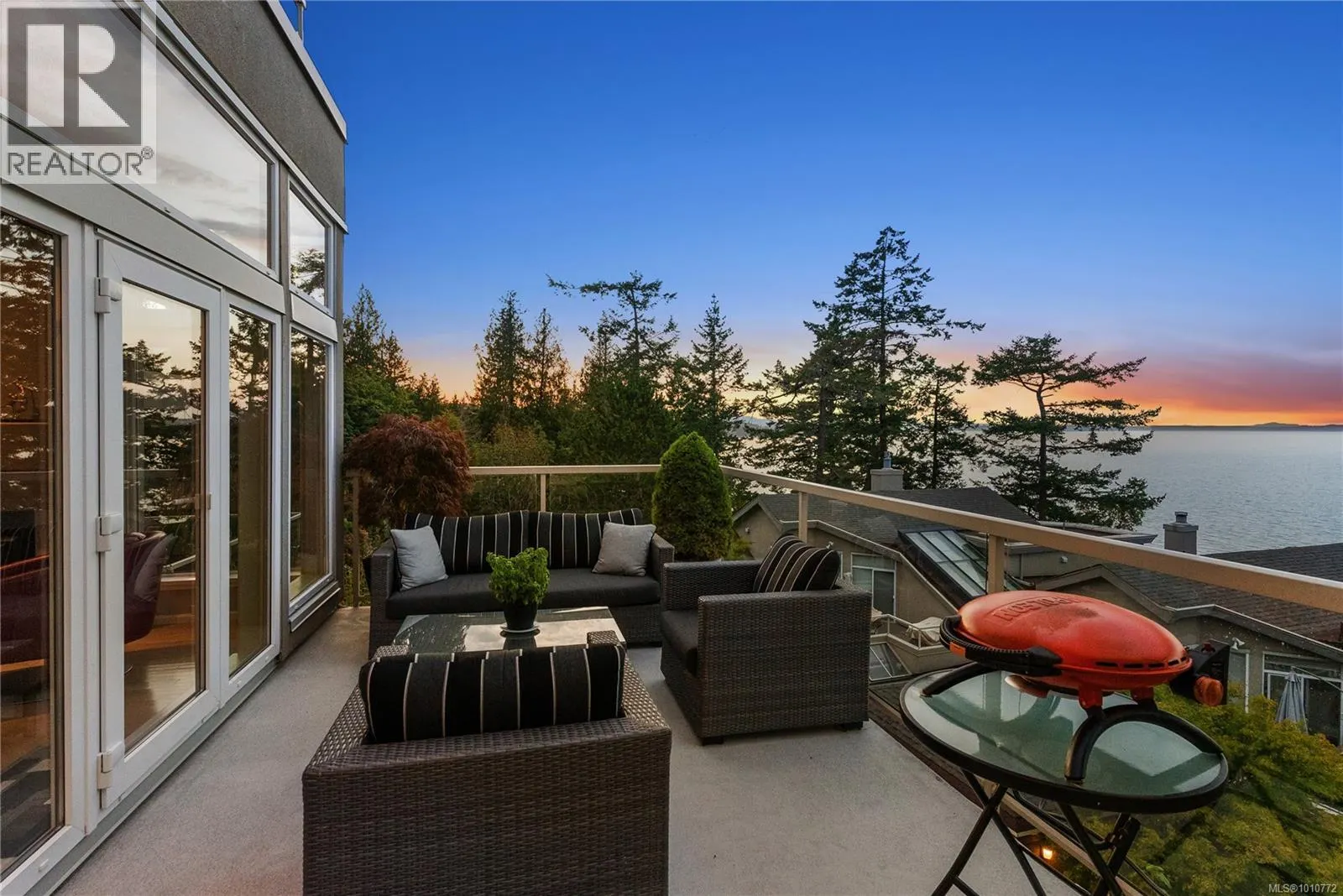 7 4771 Cordova Bay Rd