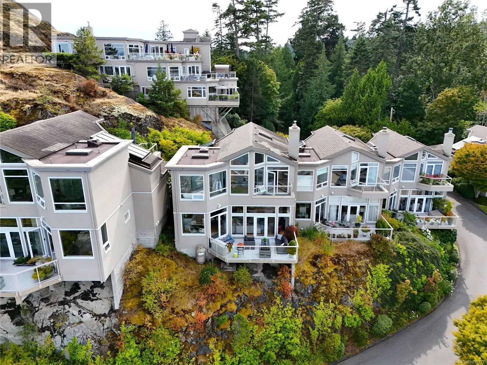 7 4771 Cordova Bay Rd