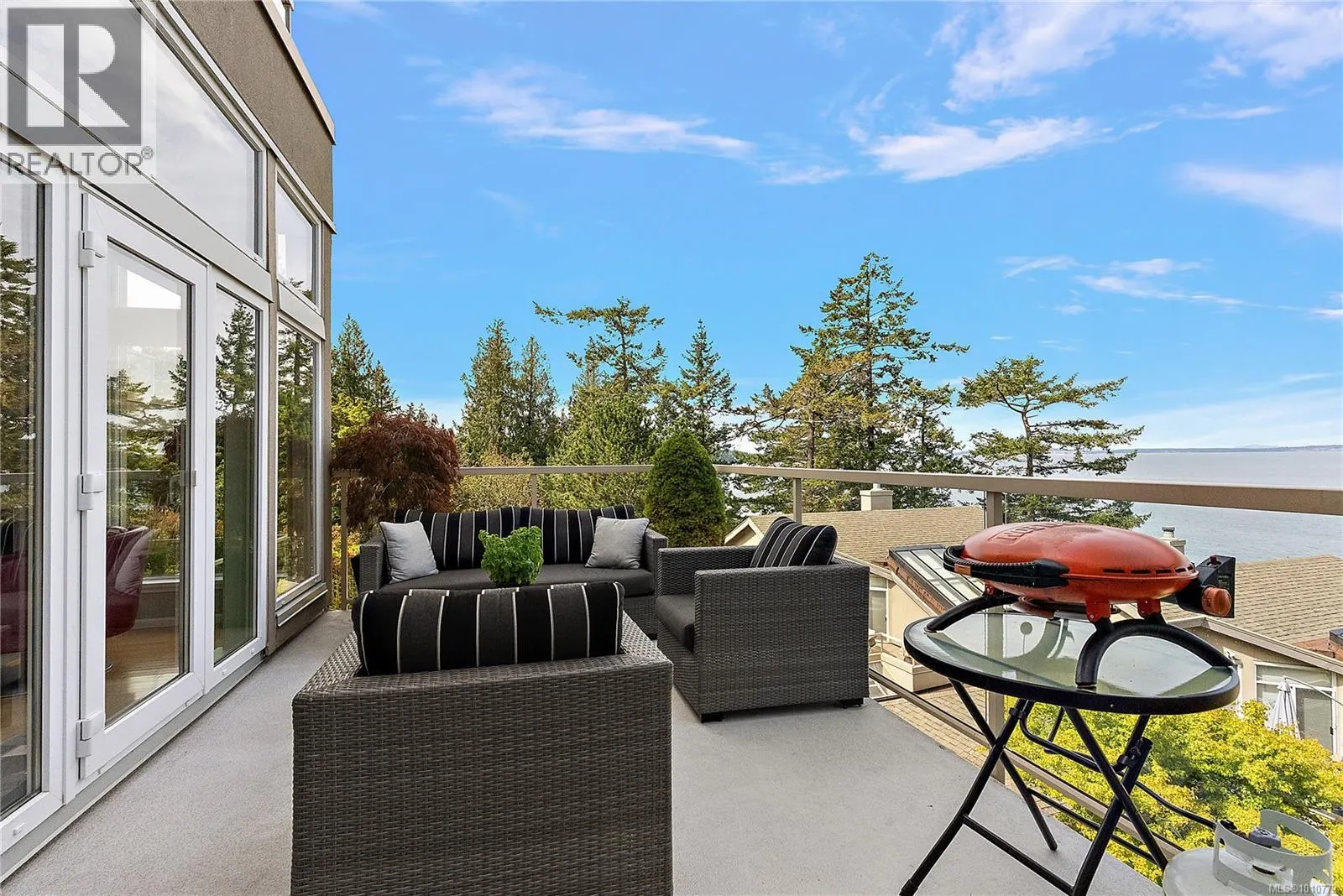 7 4771 Cordova Bay Rd
