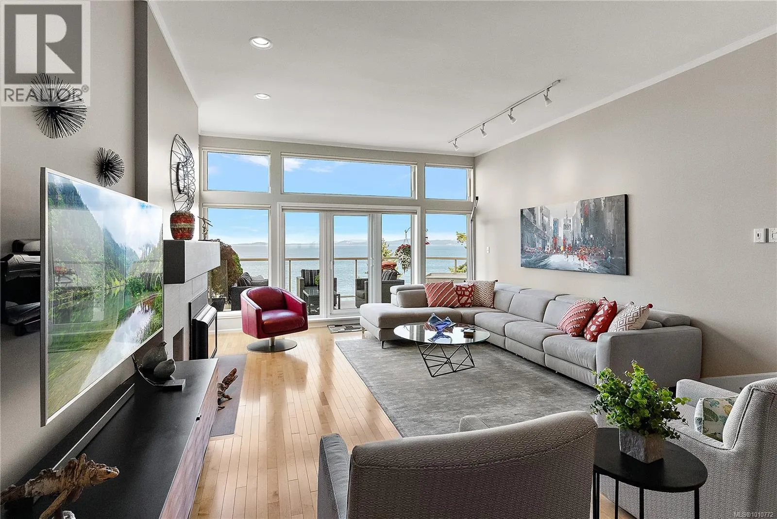 7 4771 Cordova Bay Rd