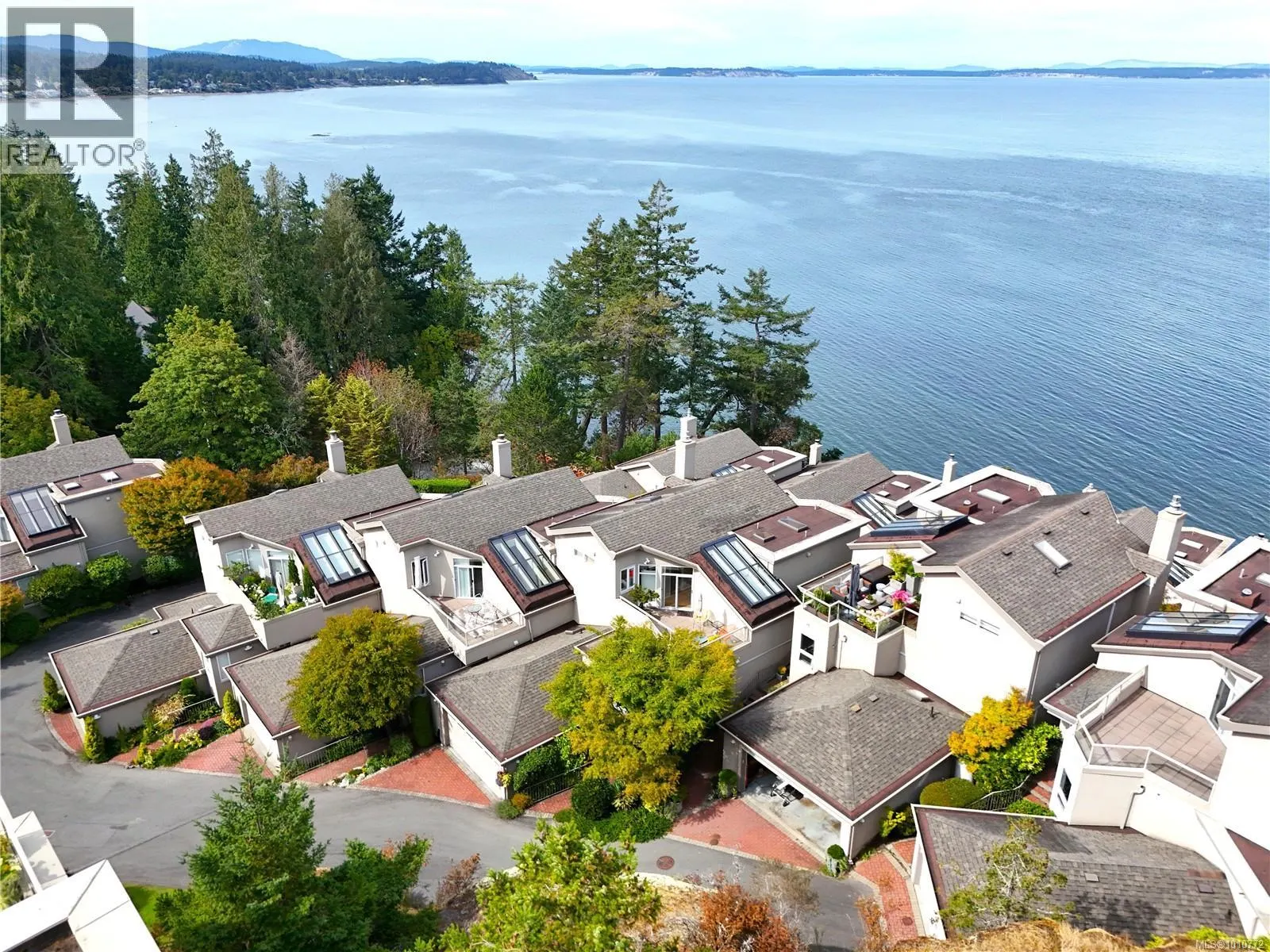 7 4771 Cordova Bay Rd