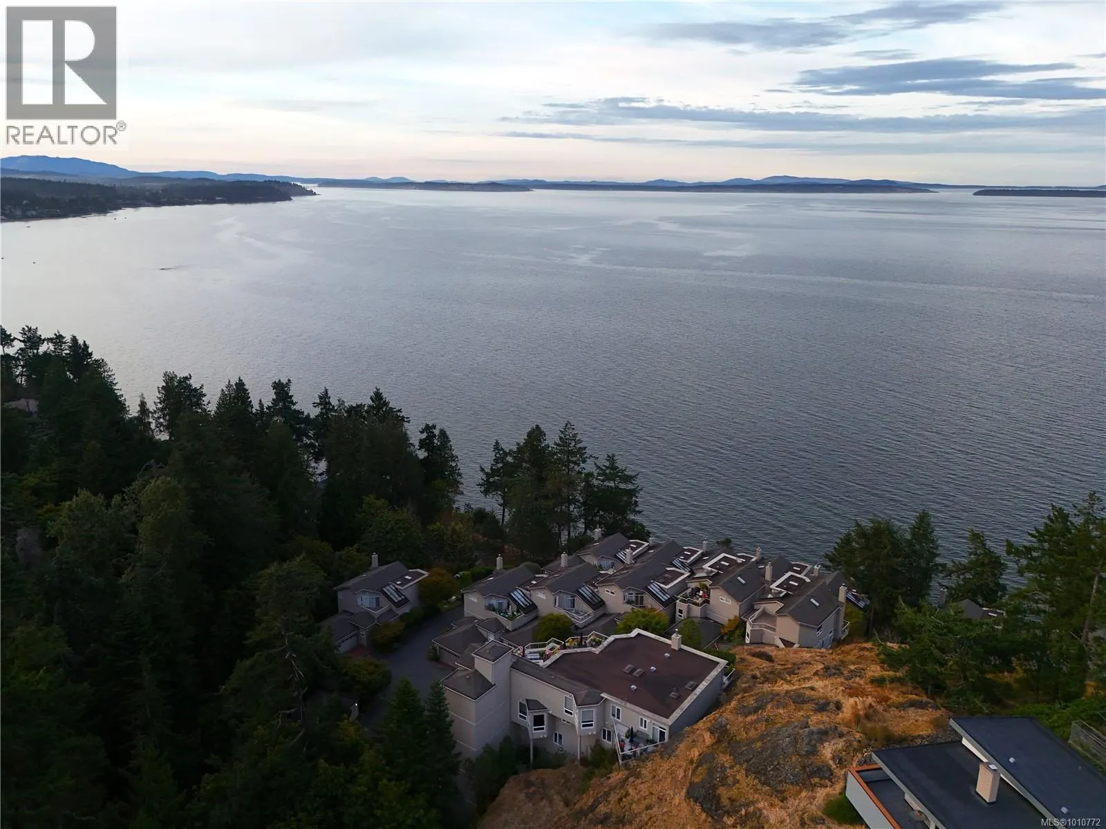 7 4771 Cordova Bay Rd