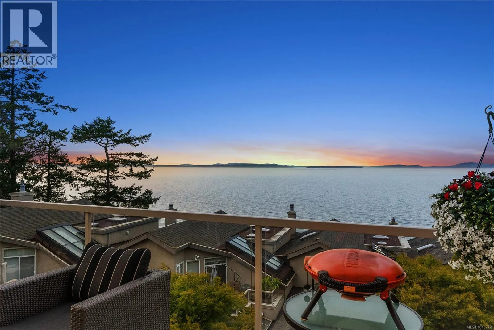 7 4771 Cordova Bay Rd