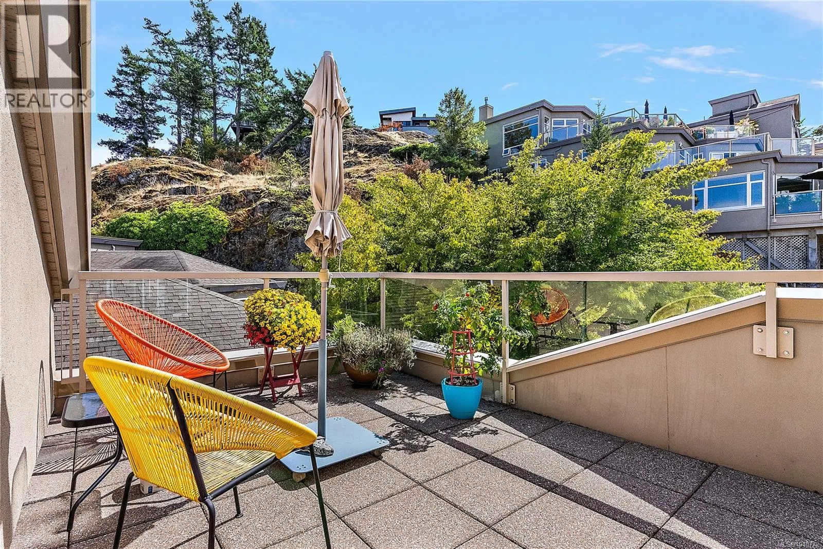 7 4771 Cordova Bay Rd
